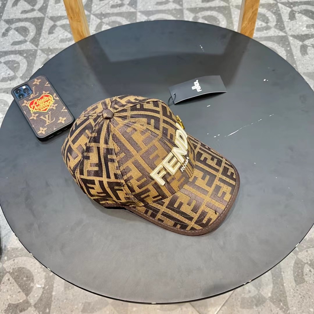  FENDI芬迪 老花系列棒球帽🧢 经典FF中古单品，气质穿搭单品，质量杠杠强