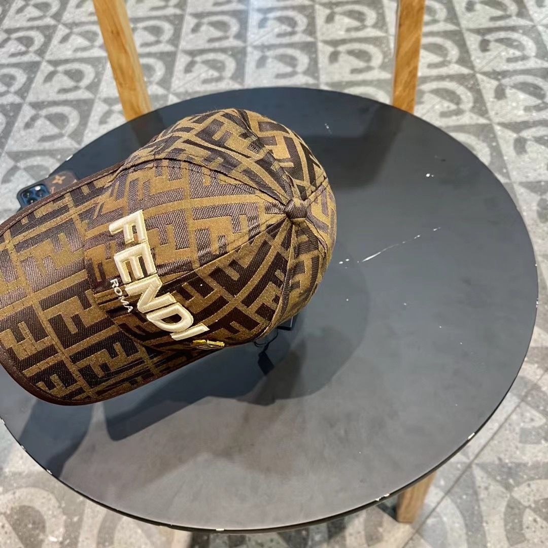  FENDI芬迪 老花系列棒球帽🧢 经典FF中古单品，气质穿搭单品，质量杠杠强