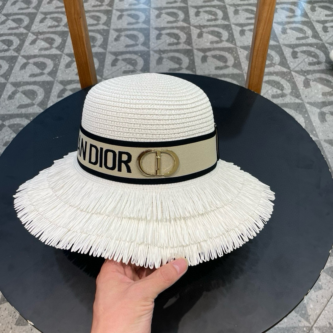   DIOR迪奥草帽❤️2025新款款圆顶细草礼帽草帽爱心爱心做工细节精细，简约大方，百搭单品～出街首选