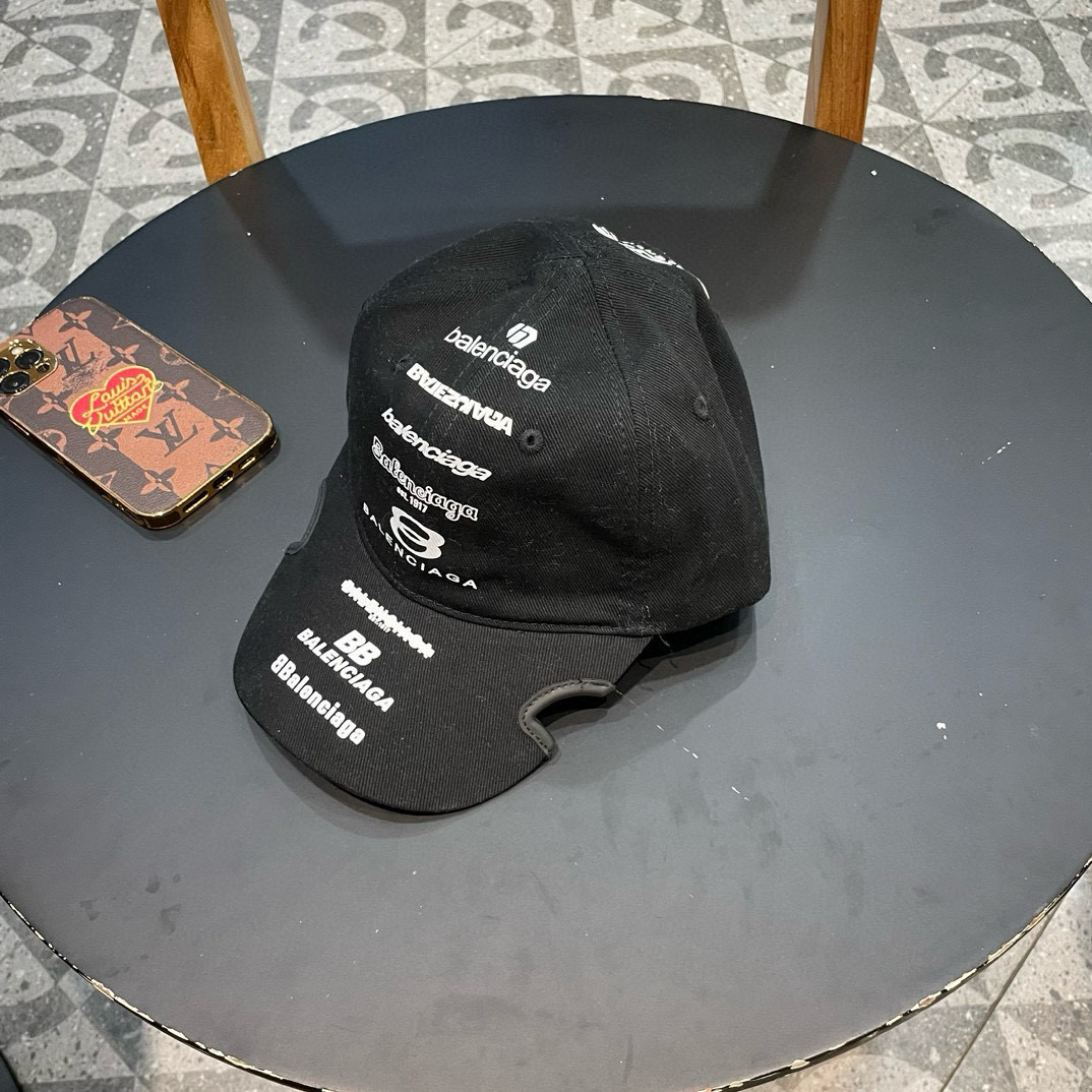 🧢巴黎世家Balenciaga🧢刺绣原单棒球帽♥️质量非常棒👍休闲时尚🌼百搭款♥️男女同款！