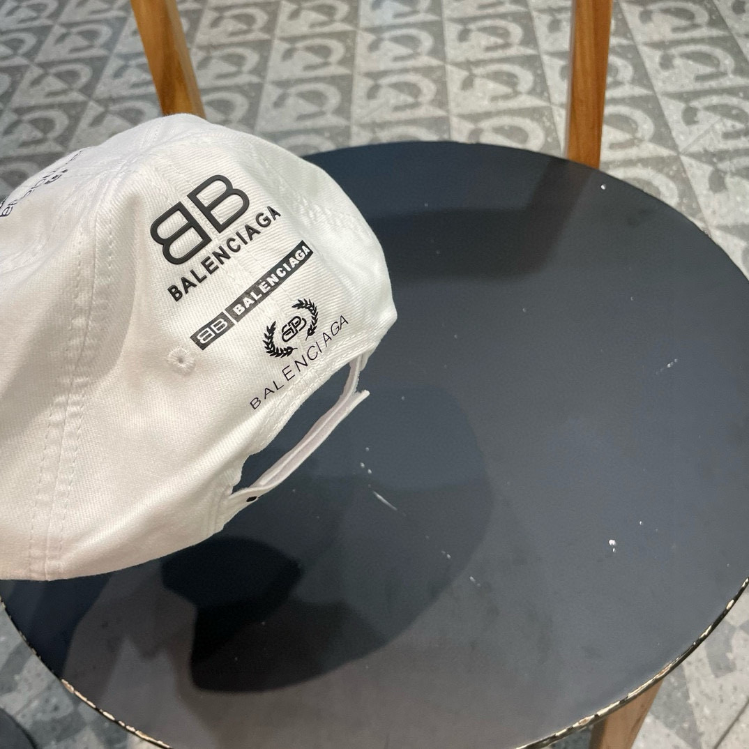 🧢巴黎世家Balenciaga🧢刺绣原单棒球帽♥️质量非常棒👍休闲时尚🌼百搭款♥️男女同款！