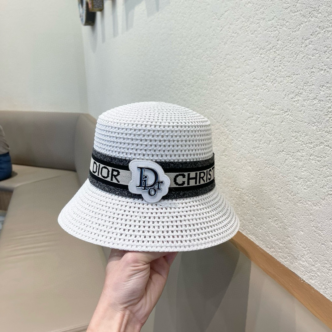  DIOR迪奥草帽❤️2024新款款平顶细草礼帽草帽爱心爱心做工细节精细，简约大方，百搭单品～出街首选，