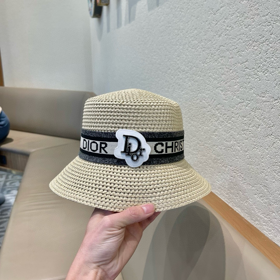  DIOR迪奥草帽❤️2024新款款平顶细草礼帽草帽爱心爱心做工细节精细，简约大方，百搭单品～出街首选，