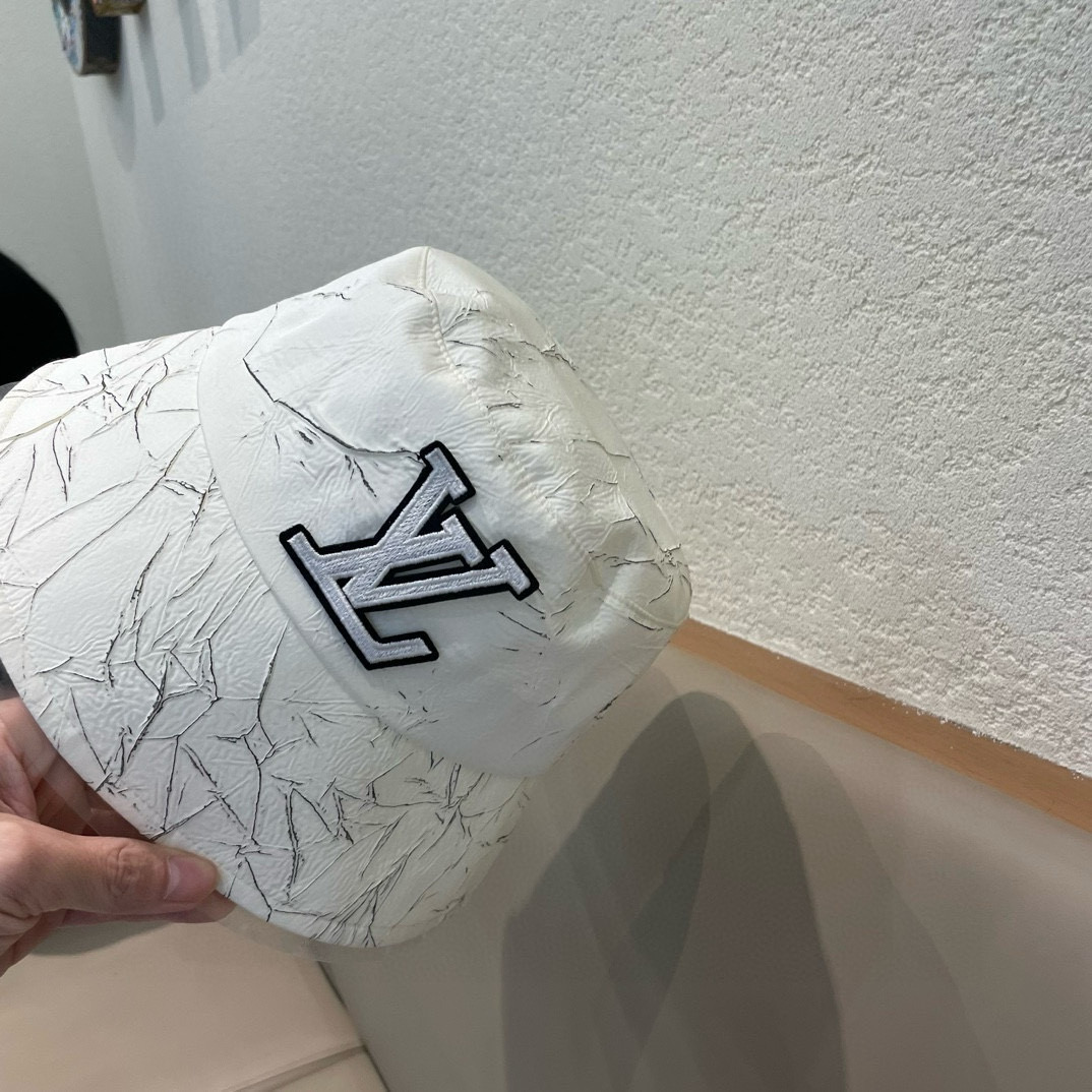  LV路易威登原单刺绣渔夫帽  专柜热卖款纯棉内里，轻盈透气。完美版型，对格精准无误，原厂品质，独家实物