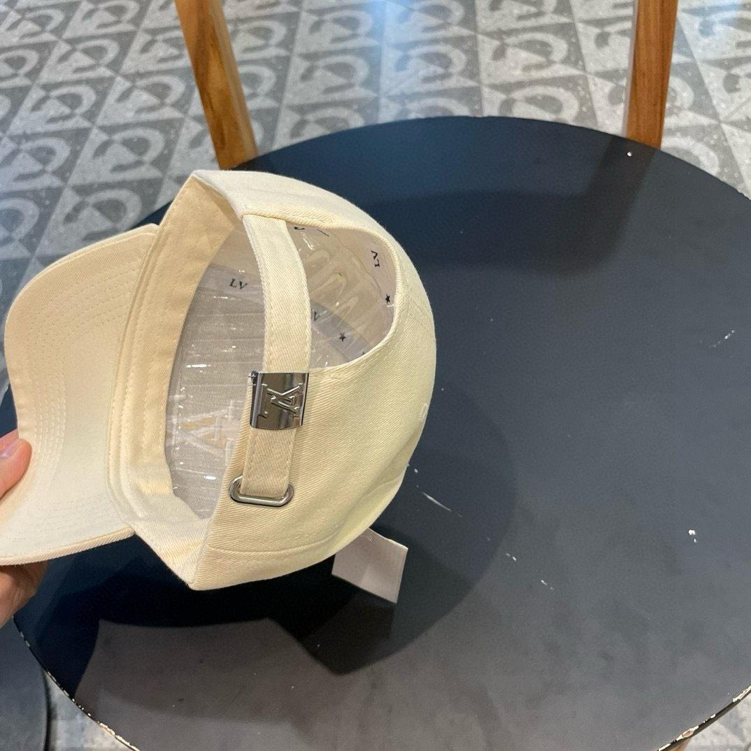  LV路易威登原单刺绣棒球帽  专柜热卖款纯棉内里，轻盈透气。完美版型，对格精准无误，原厂品质，独家实物