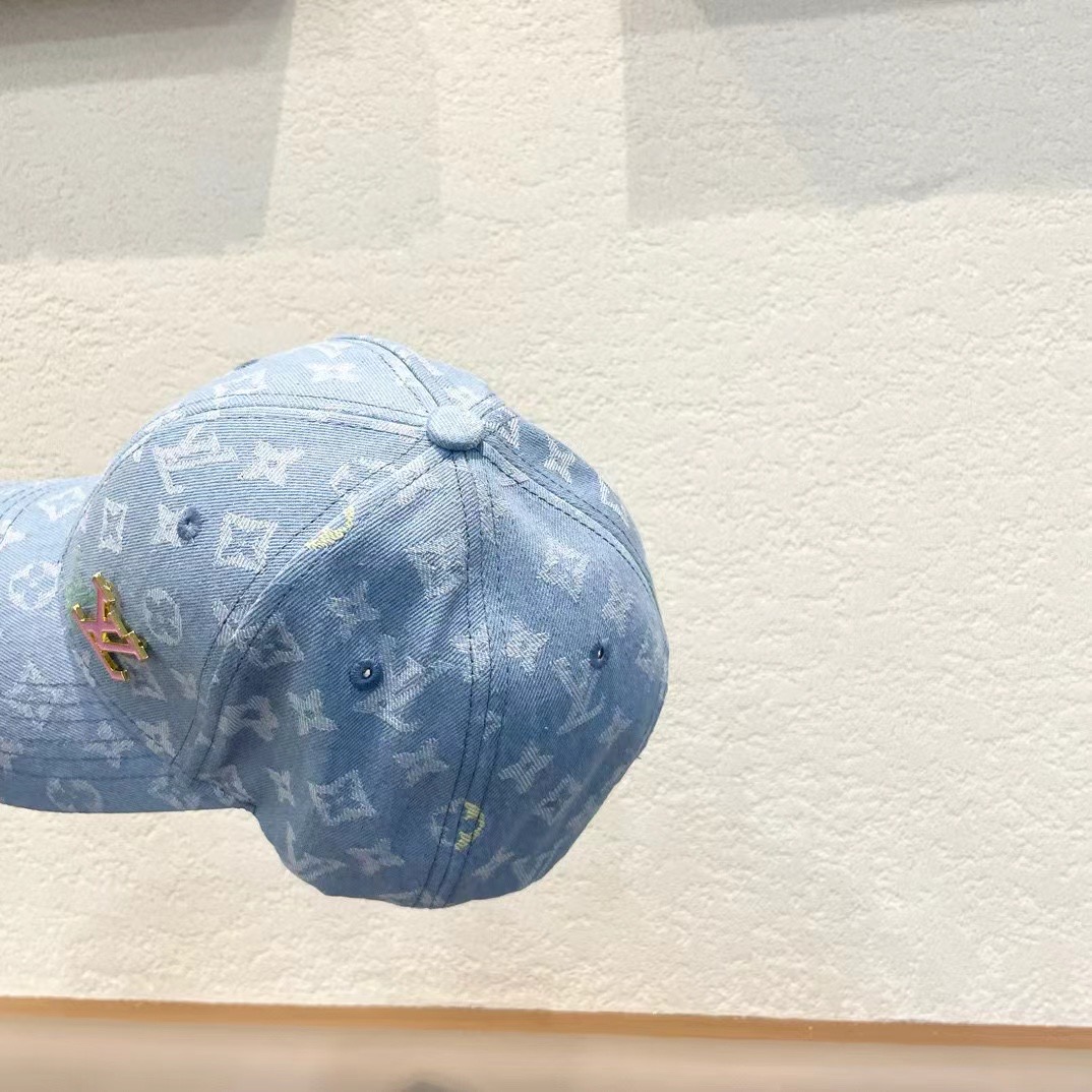  路易威登LouisVuitton2024新款牛仔棒球帽🧢  
LV棒球帽，简约大气，男女通用