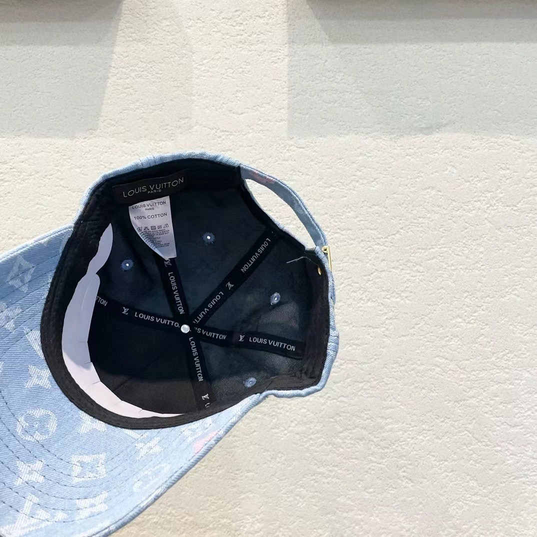  路易威登LouisVuitton2024新款牛仔棒球帽🧢  
LV棒球帽，简约大气，男女通用