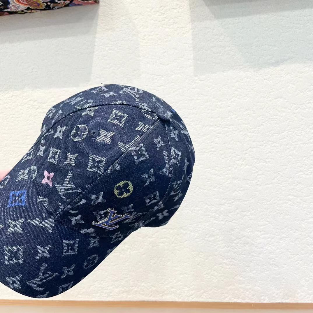  路易威登LouisVuitton2024新款牛仔棒球帽🧢  
LV棒球帽，简约大气，男女通用