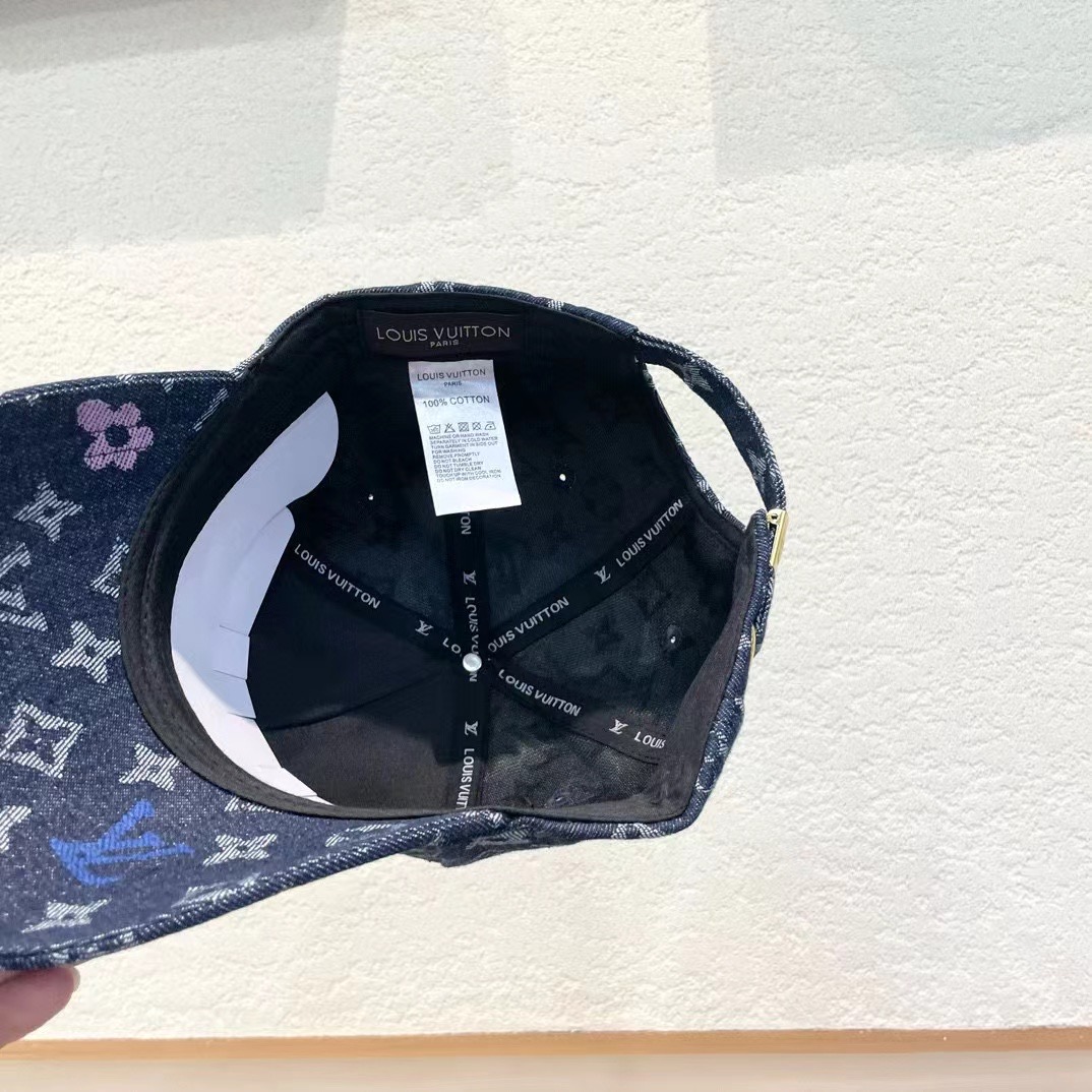  路易威登LouisVuitton2024新款牛仔棒球帽🧢  
LV棒球帽，简约大气，男女通用