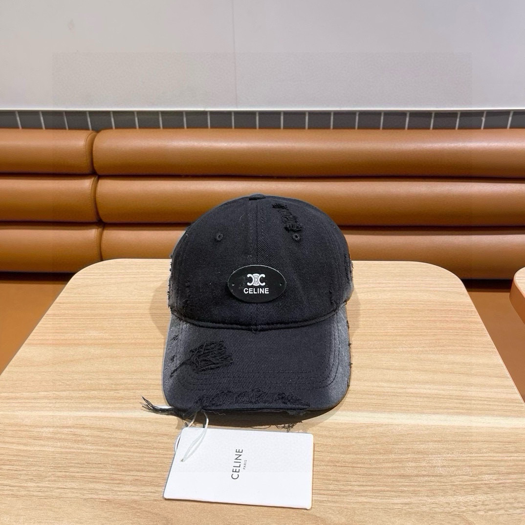 NO:223918,CELINE baseball cap You must have such a hat. It is simple but recognizable. You can attract attention by walking in the crowd at a glance. Fried chicken!  This year, I keep my own hat, straw hat, fisherman hat, baseball hat, knit hat, hat, celine, celine, espadrilles, hats19860909CELINE（塞琳）棒球帽 必须要拥有这样一款帽子. 简简单单但很有辨识度 走在人群中一眼就能吸引住眼球 炒鸡赞！ 今年被赛琳锁死 每款帽子我都自留了帽子草帽渔夫帽棒球帽针织帽,帽子,celine,celine,espadrilles,hats,hat