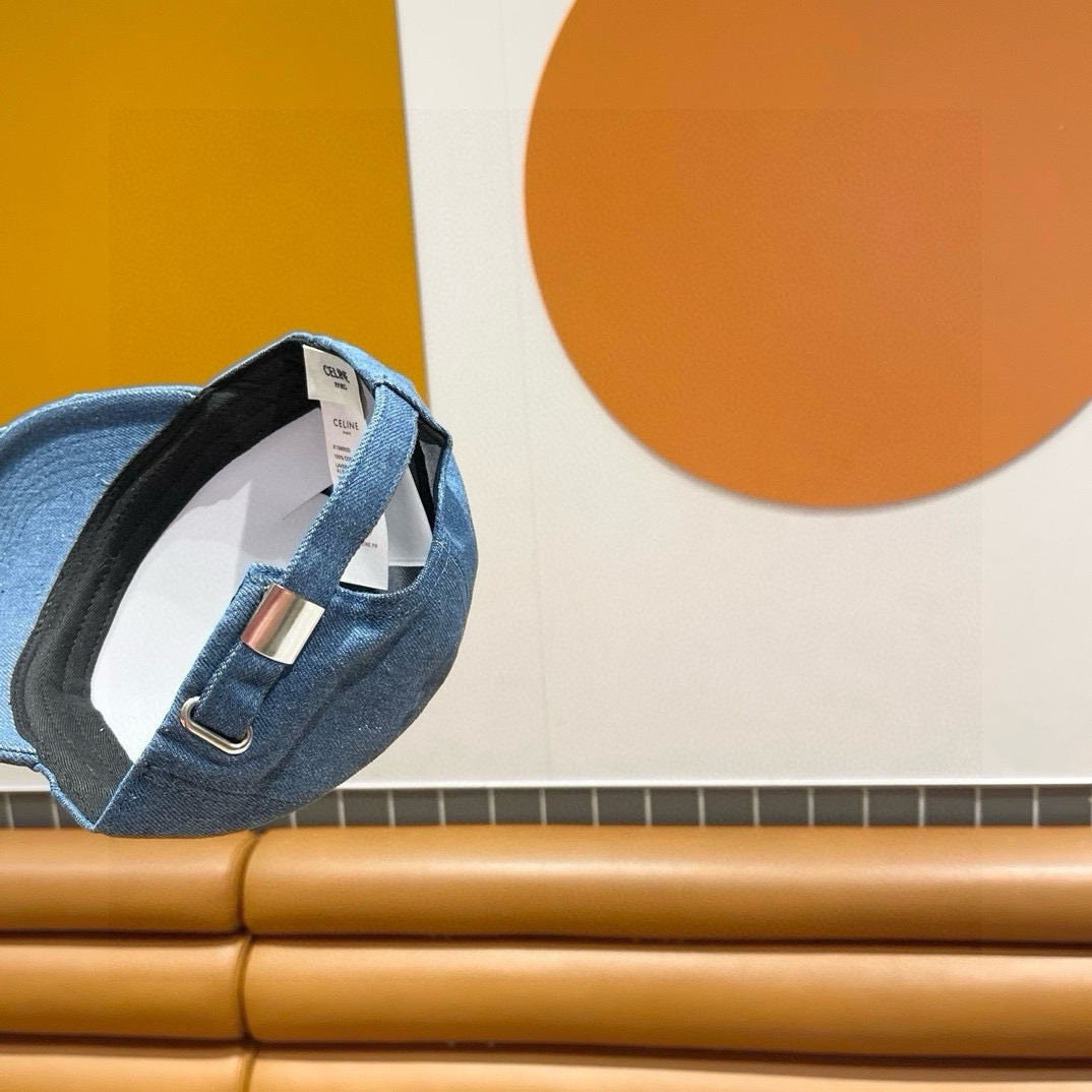  CELINE 塞琳 新款 🆕 棒球帽 🧢 
原单棒球帽 🧢
面料轻盈透气。 💥
完美版型，
原厂品质，