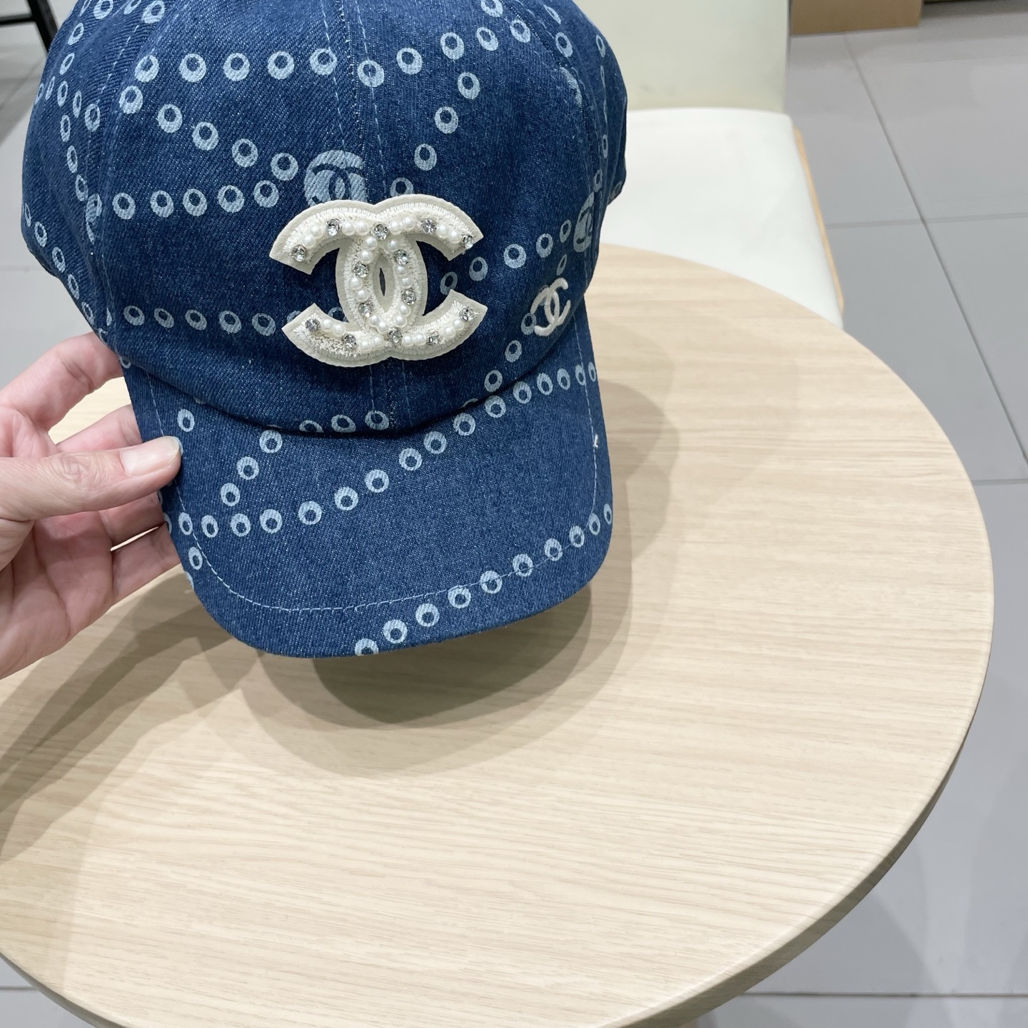 Chanel 25春夏新款丹宁牛仔链条印花渔夫帽显脸小遮阳防晒盆帽棒球鸭舌帽