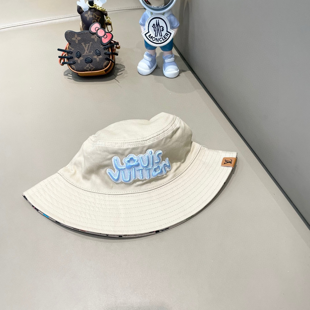  LV Tyer🔥爆联名款双面渔夫帽，彩色logo里面还有小花花🌸帽子可以双面戴，买一个顶两个，小红书网