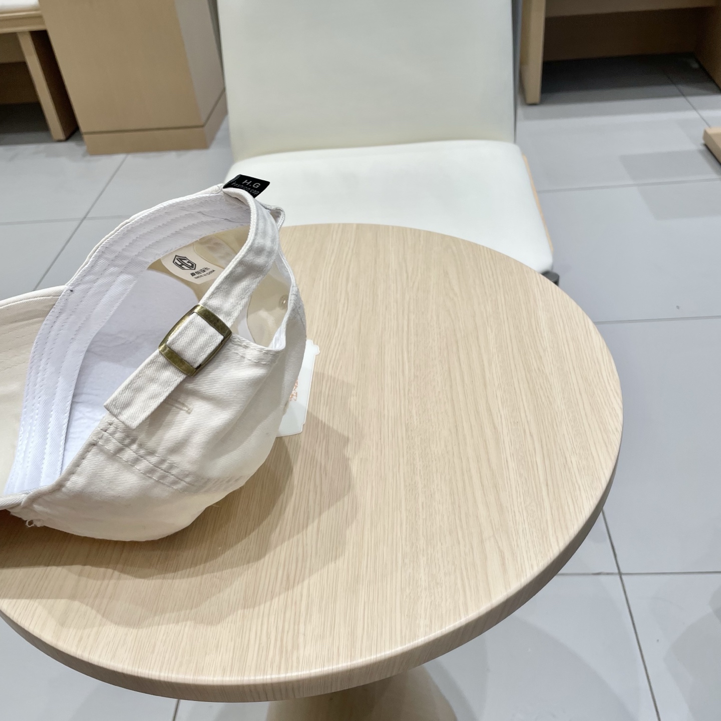  BALENCIAGA巴黎世家新款logo棒球帽，很酷的色系，男女佩戴都有不同style，第一批抢先出货