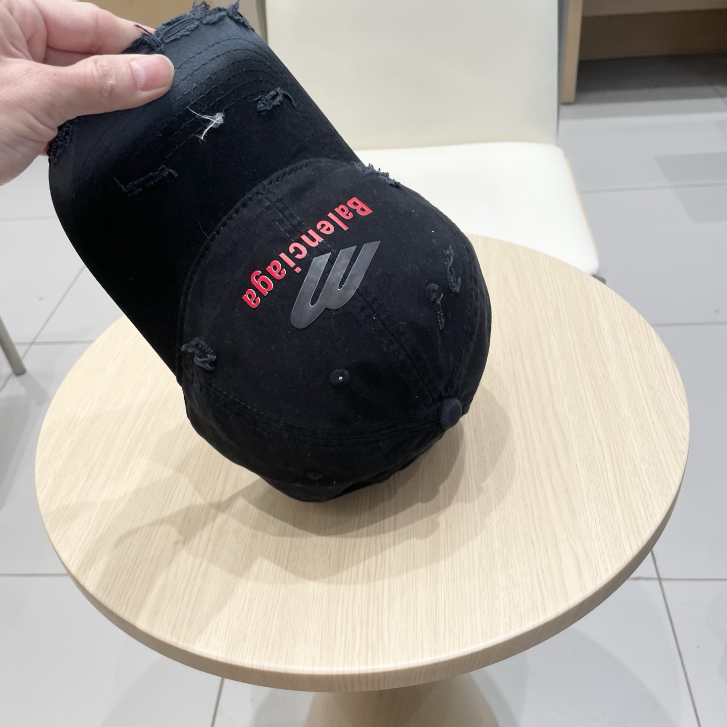  BALENCIAGA巴黎世家新款logo棒球帽，很酷的色系，男女佩戴都有不同style，第一批抢先出货