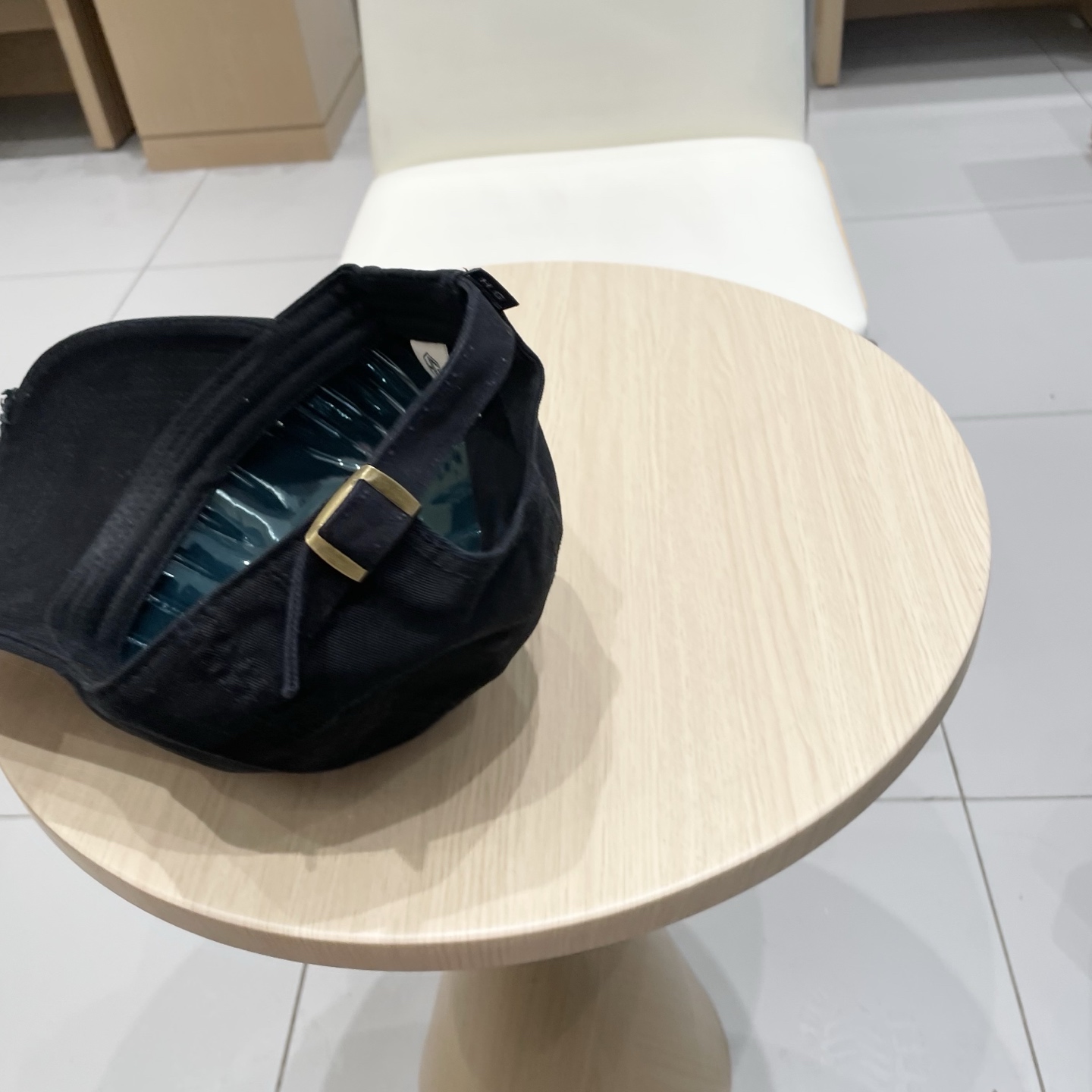  BALENCIAGA巴黎世家新款logo棒球帽，很酷的色系，男女佩戴都有不同style，第一批抢先出货