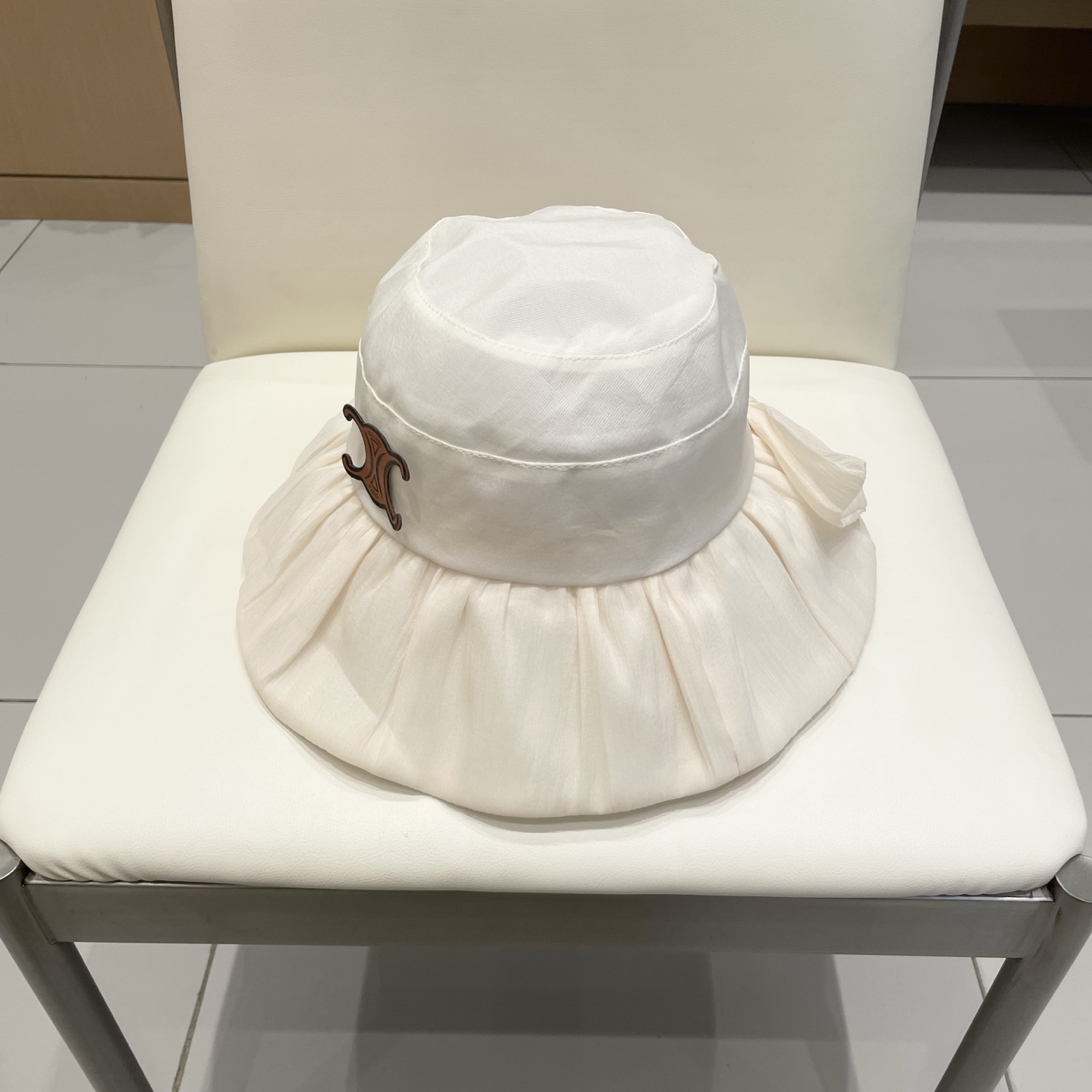  塞琳Celine新款夏季薄款遮阳布帽女户外休闲时尚蝴蝶结渔夫帽大沿遮脸盆帽潮