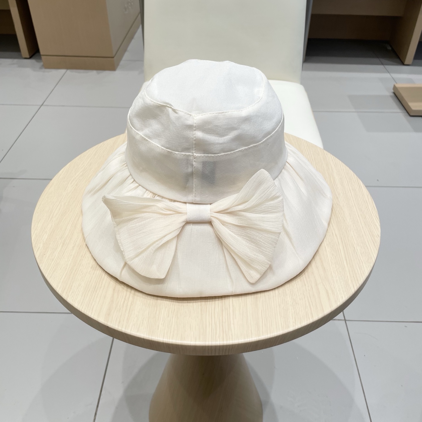  塞琳Celine新款夏季薄款遮阳布帽女户外休闲时尚蝴蝶结渔夫帽大沿遮脸盆帽潮