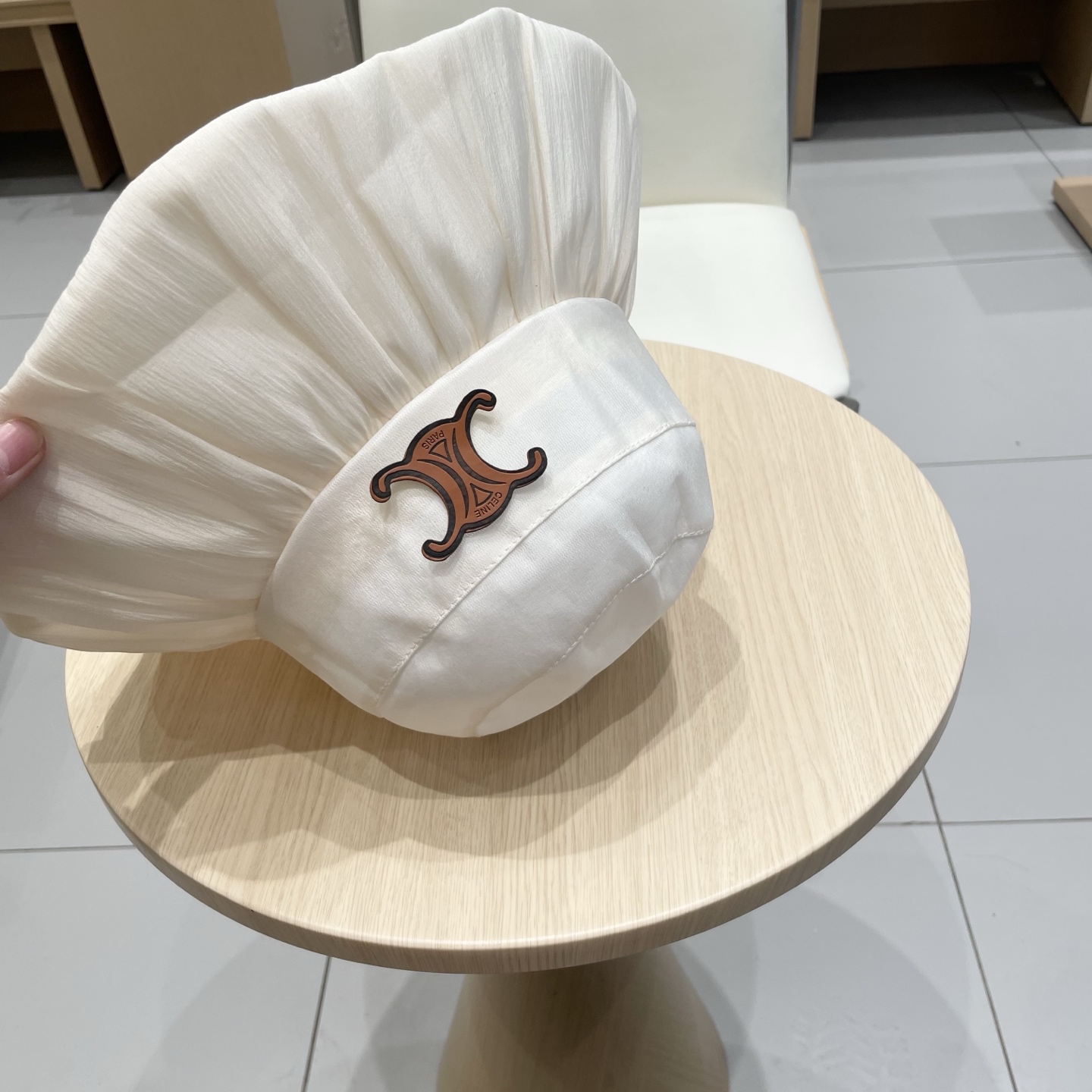  塞琳Celine新款夏季薄款遮阳布帽女户外休闲时尚蝴蝶结渔夫帽大沿遮脸盆帽潮