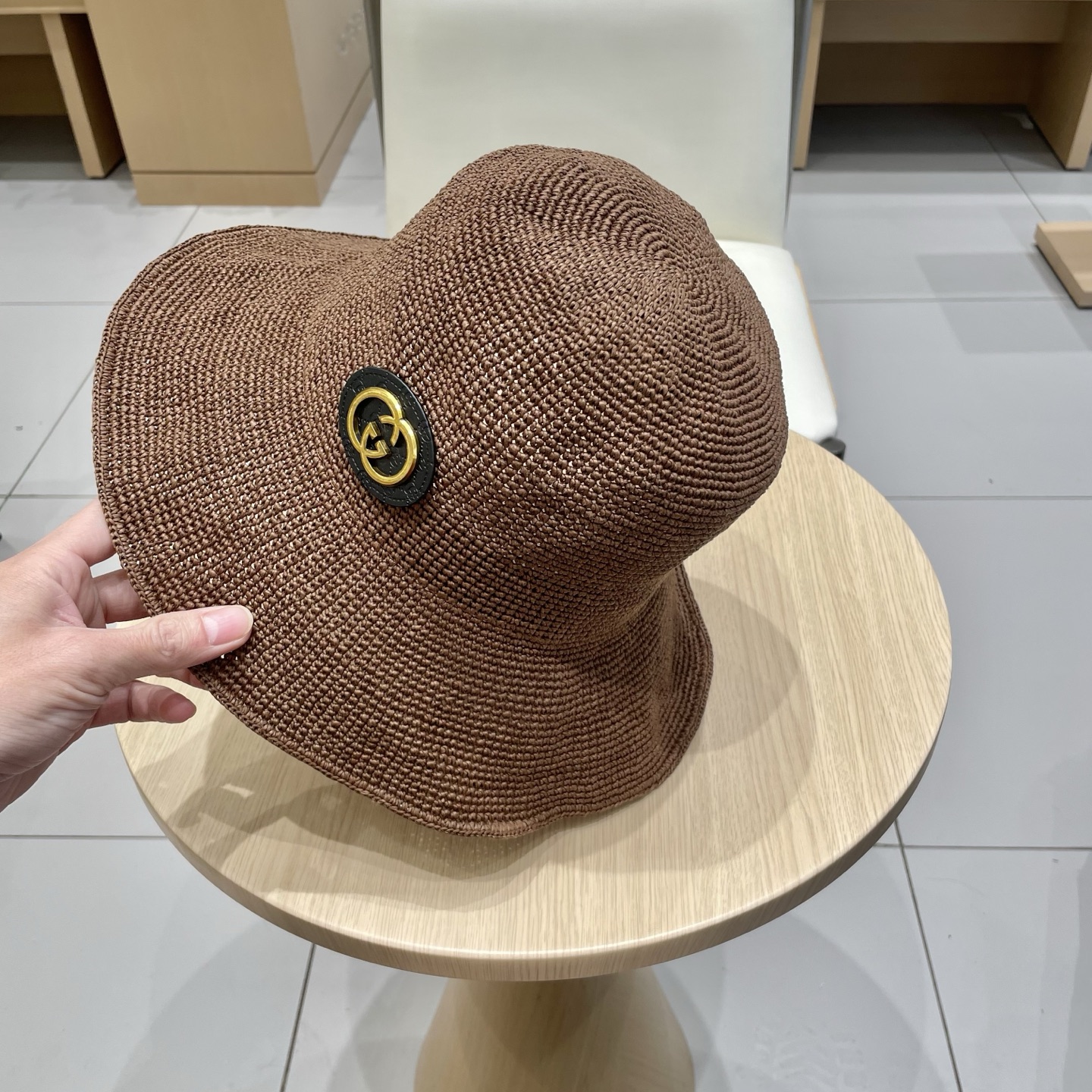   Gucci夏细勾针遮阳帽纯手工细草渔夫帽夏季仙女出游圆顶草帽防晒遮阳帽