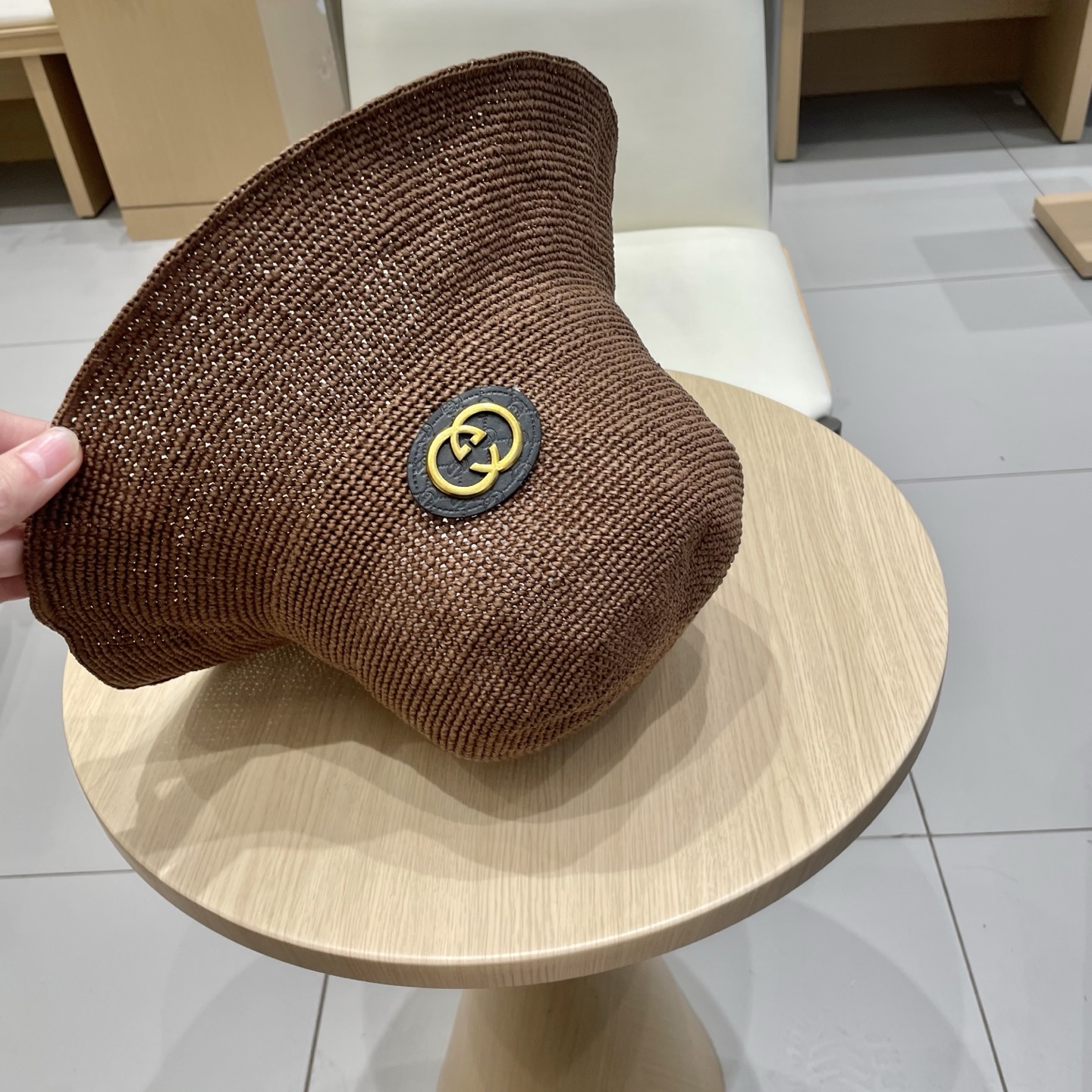   Gucci夏细勾针遮阳帽纯手工细草渔夫帽夏季仙女出游圆顶草帽防晒遮阳帽