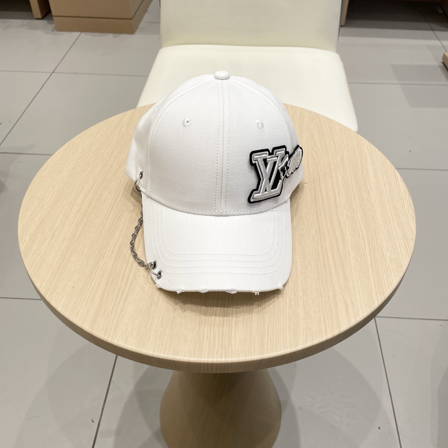 NO:352789,lv Louis Vuitton high-end trendy brand spring and summer new four-season versatile men and women personalized fashion iron rings show face small duckball cap baseball hat hat straw hat fisherman hat baseball hat, hat, louis vuitton, louis vuitton, espadrilles, hatslv路易威登高端潮牌春夏新款四季百搭男女个性时尚铁环显脸小鸭舌帽棒球帽子帽子草帽渔夫帽棒球帽,帽子,louis vuitton,louis vuitton,espadrilles,hats,hat