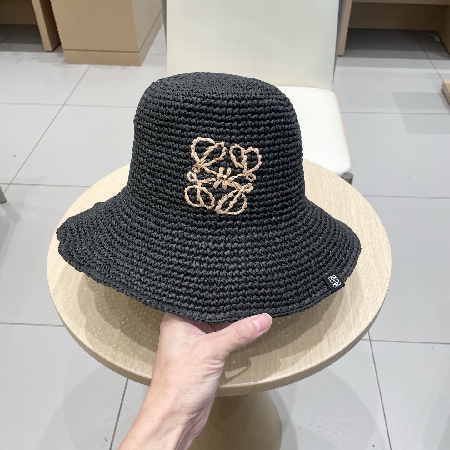  罗意威 2025新款时尚百搭草编渔夫帽女字母刺绣休闲遮阳帽显脸小盆帽