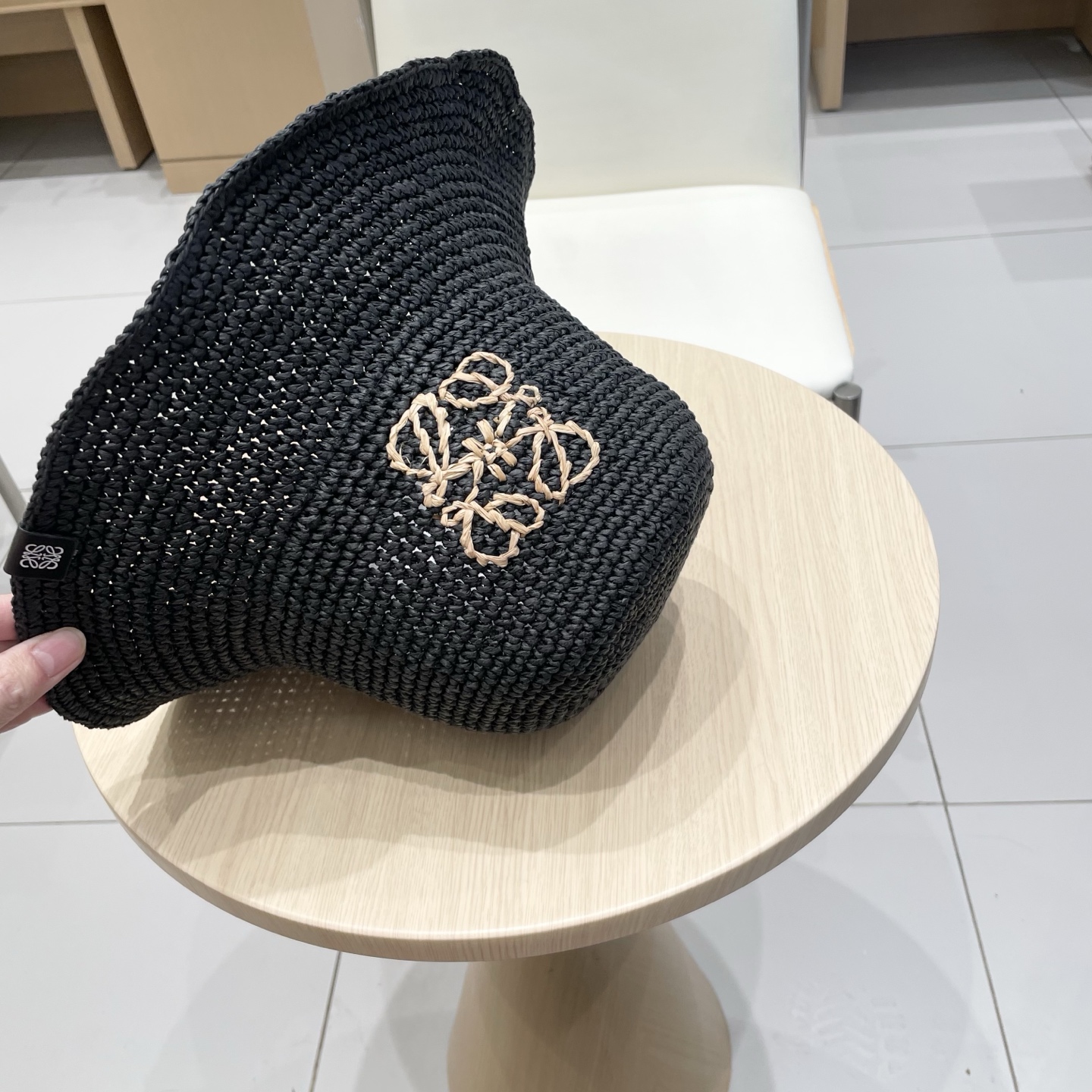  罗意威 2025新款时尚百搭草编渔夫帽女字母刺绣休闲遮阳帽显脸小盆帽