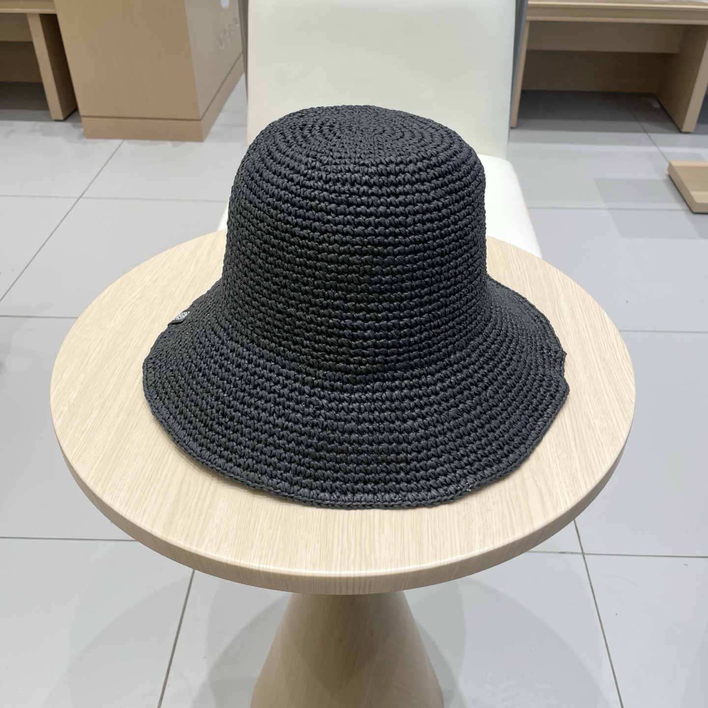  罗意威 2025新款时尚百搭草编渔夫帽女字母刺绣休闲遮阳帽显脸小盆帽