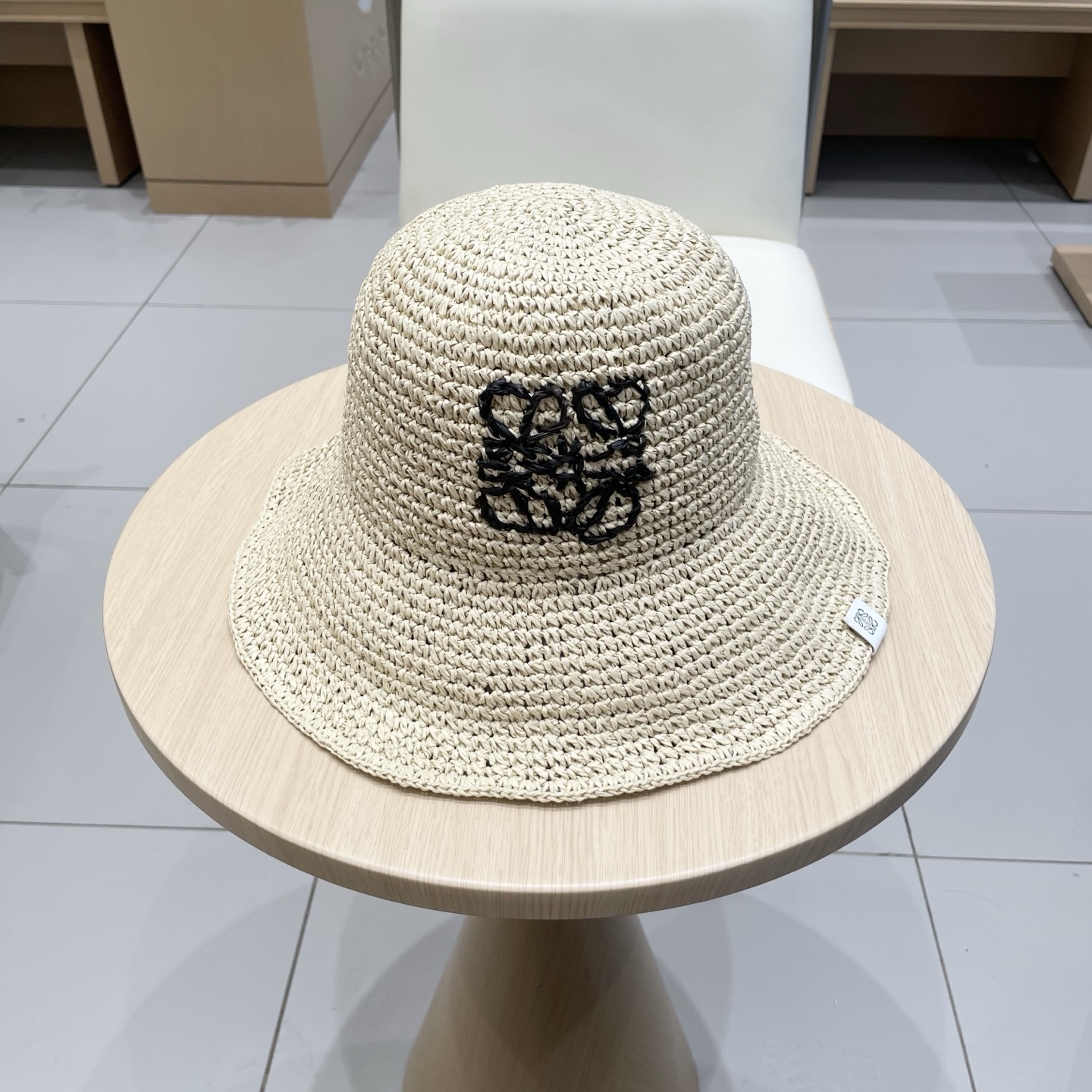  罗意威 2025新款时尚百搭草编渔夫帽女字母刺绣休闲遮阳帽显脸小盆帽