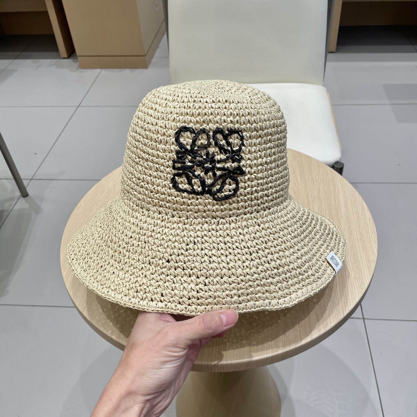  罗意威 2025新款时尚百搭草编渔夫帽女字母刺绣休闲遮阳帽显脸小盆帽