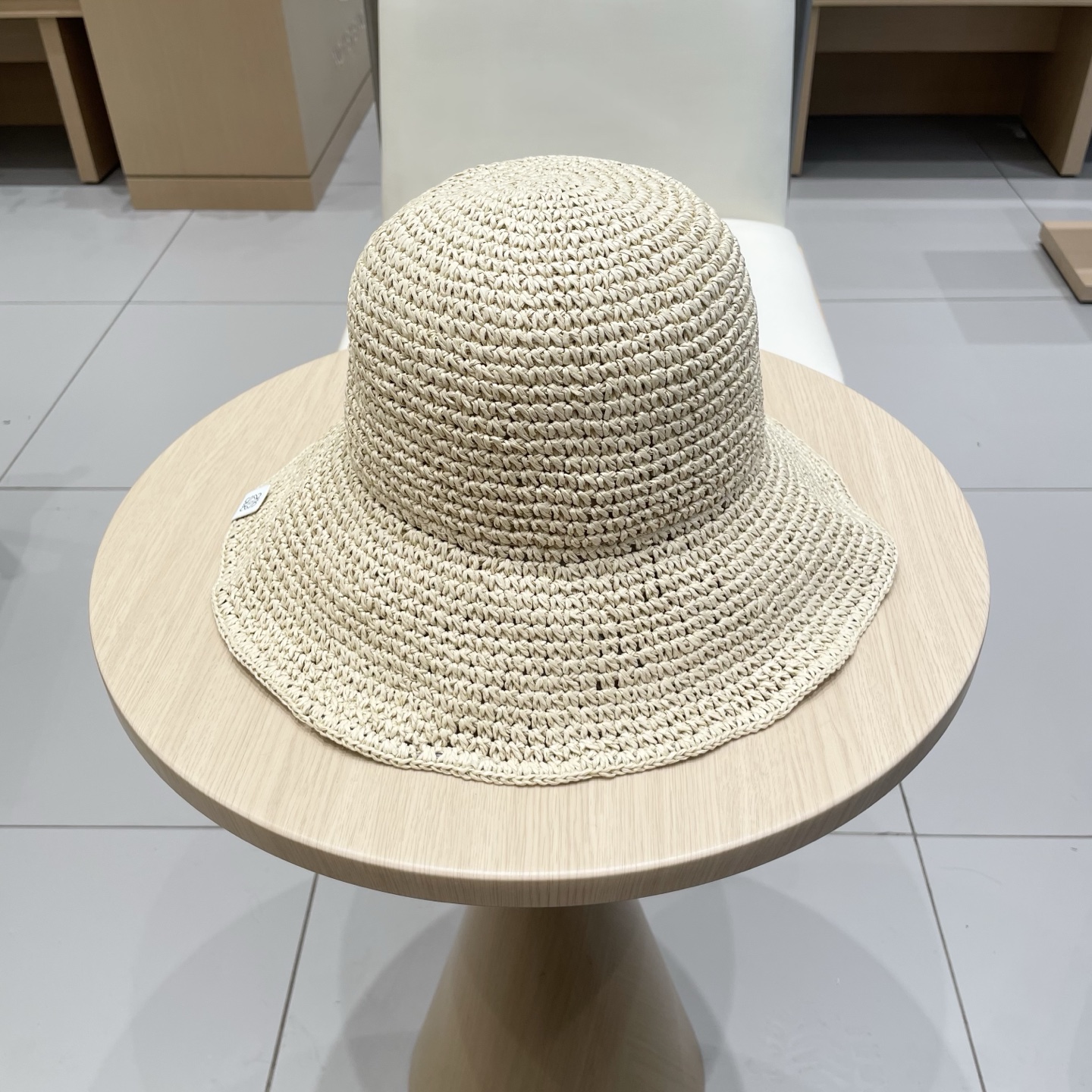  罗意威 2025新款时尚百搭草编渔夫帽女字母刺绣休闲遮阳帽显脸小盆帽