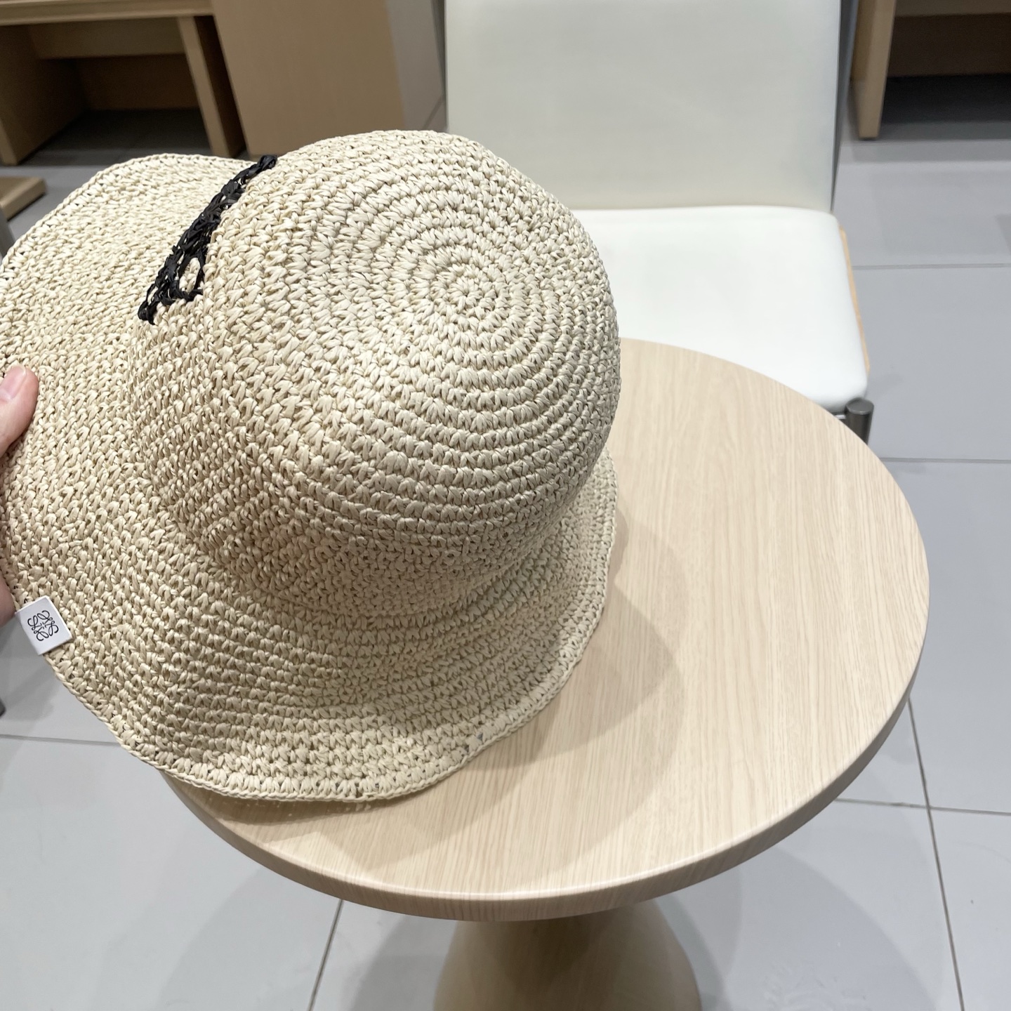  罗意威 2025新款时尚百搭草编渔夫帽女字母刺绣休闲遮阳帽显脸小盆帽