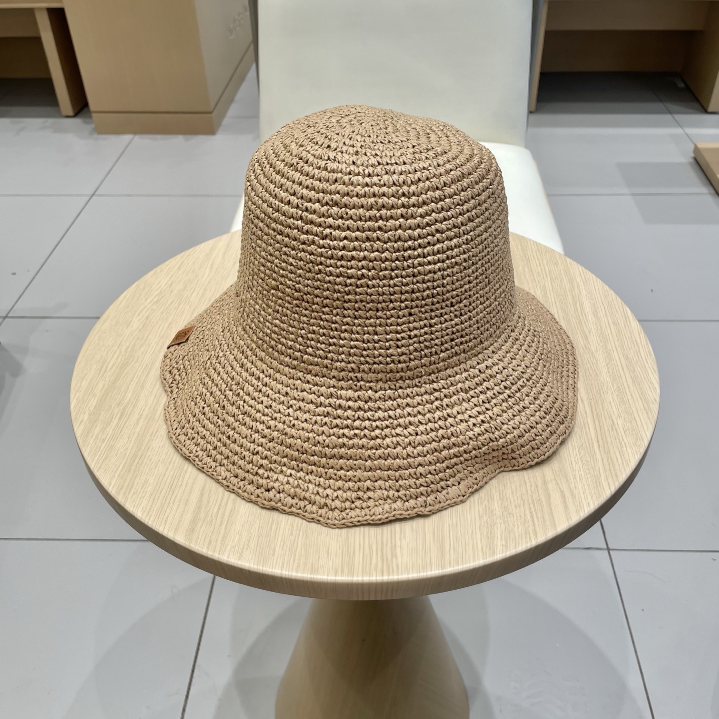  罗意威 2025新款时尚百搭草编渔夫帽女字母刺绣休闲遮阳帽显脸小盆帽