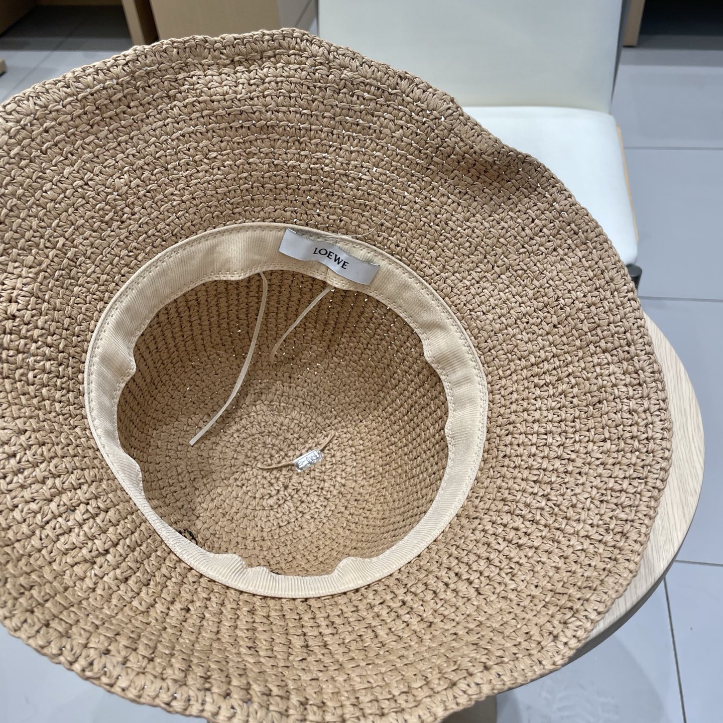  罗意威 2025新款时尚百搭草编渔夫帽女字母刺绣休闲遮阳帽显脸小盆帽