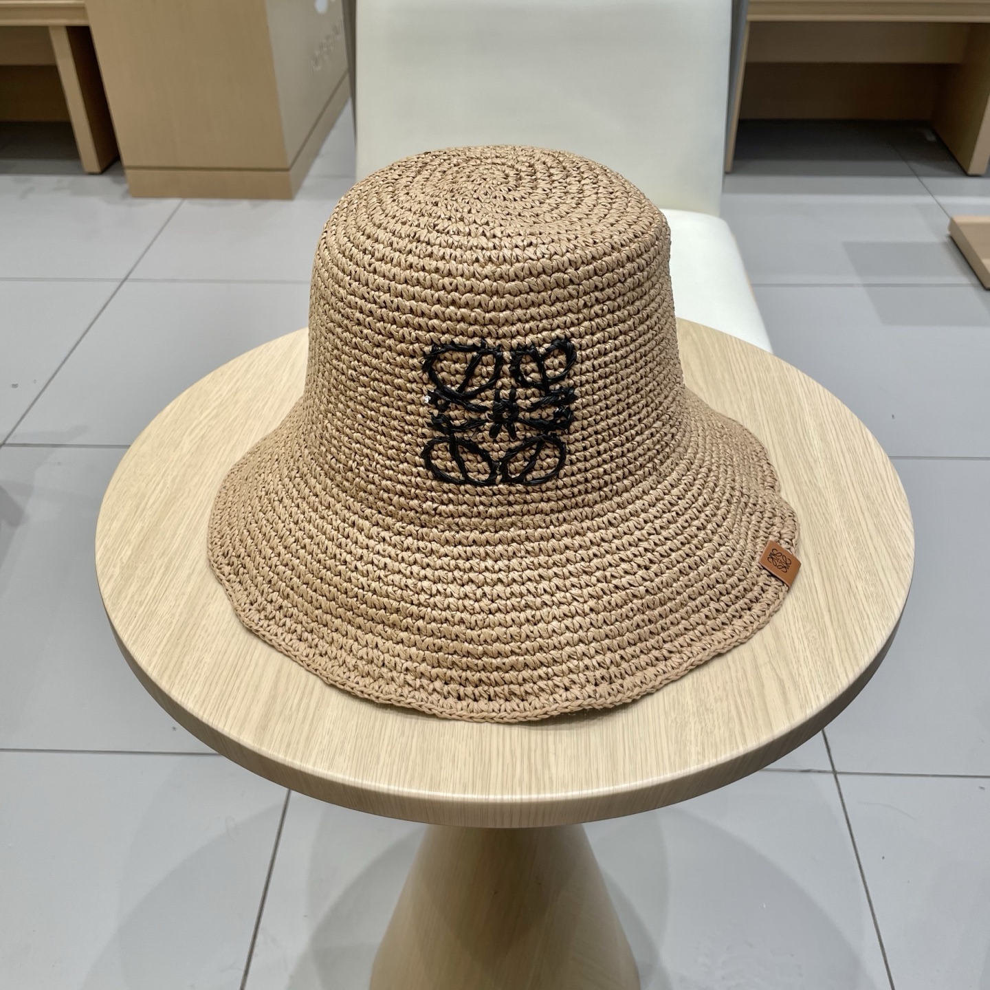  罗意威 2025新款时尚百搭草编渔夫帽女字母刺绣休闲遮阳帽显脸小盆帽