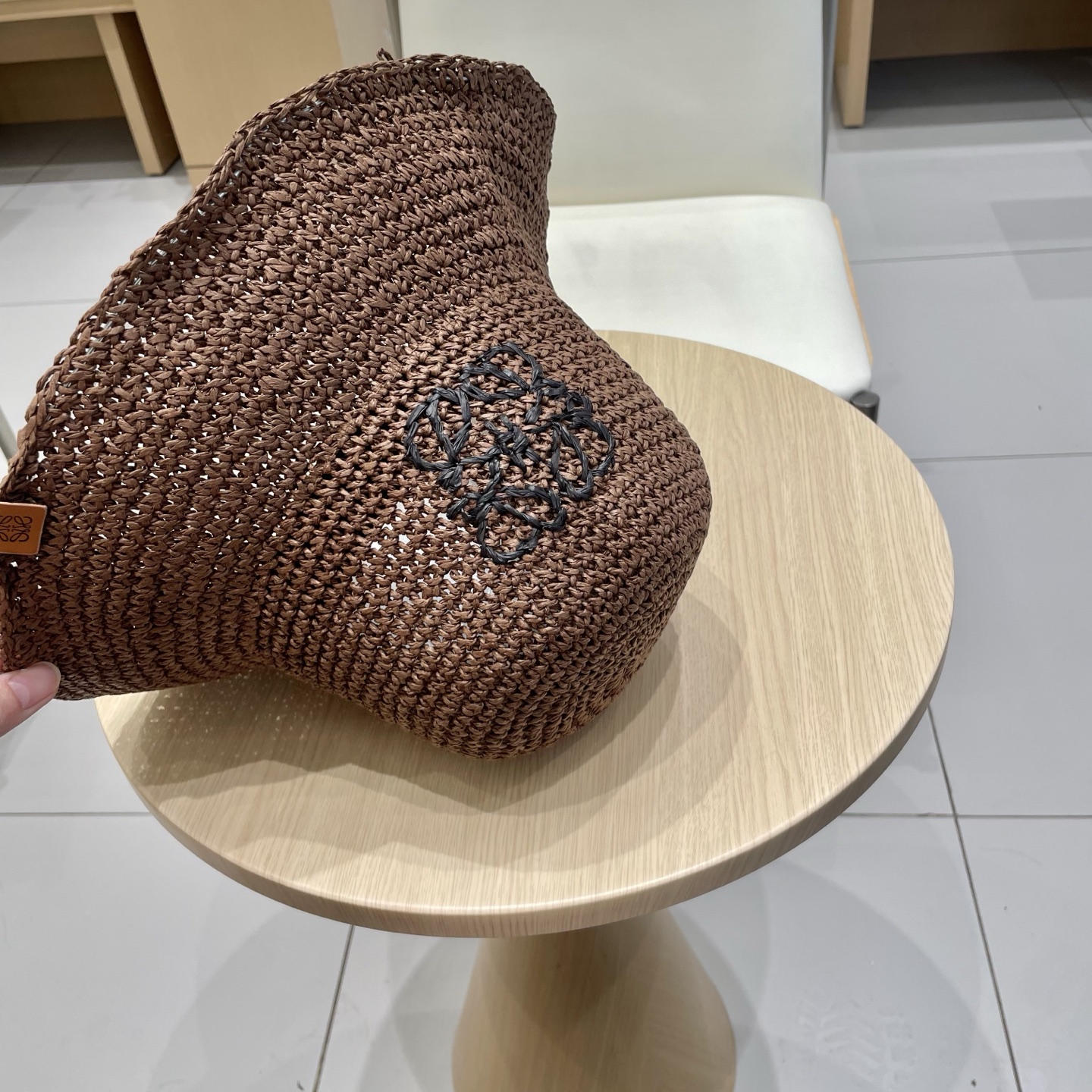  罗意威 2025新款时尚百搭草编渔夫帽女字母刺绣休闲遮阳帽显脸小盆帽