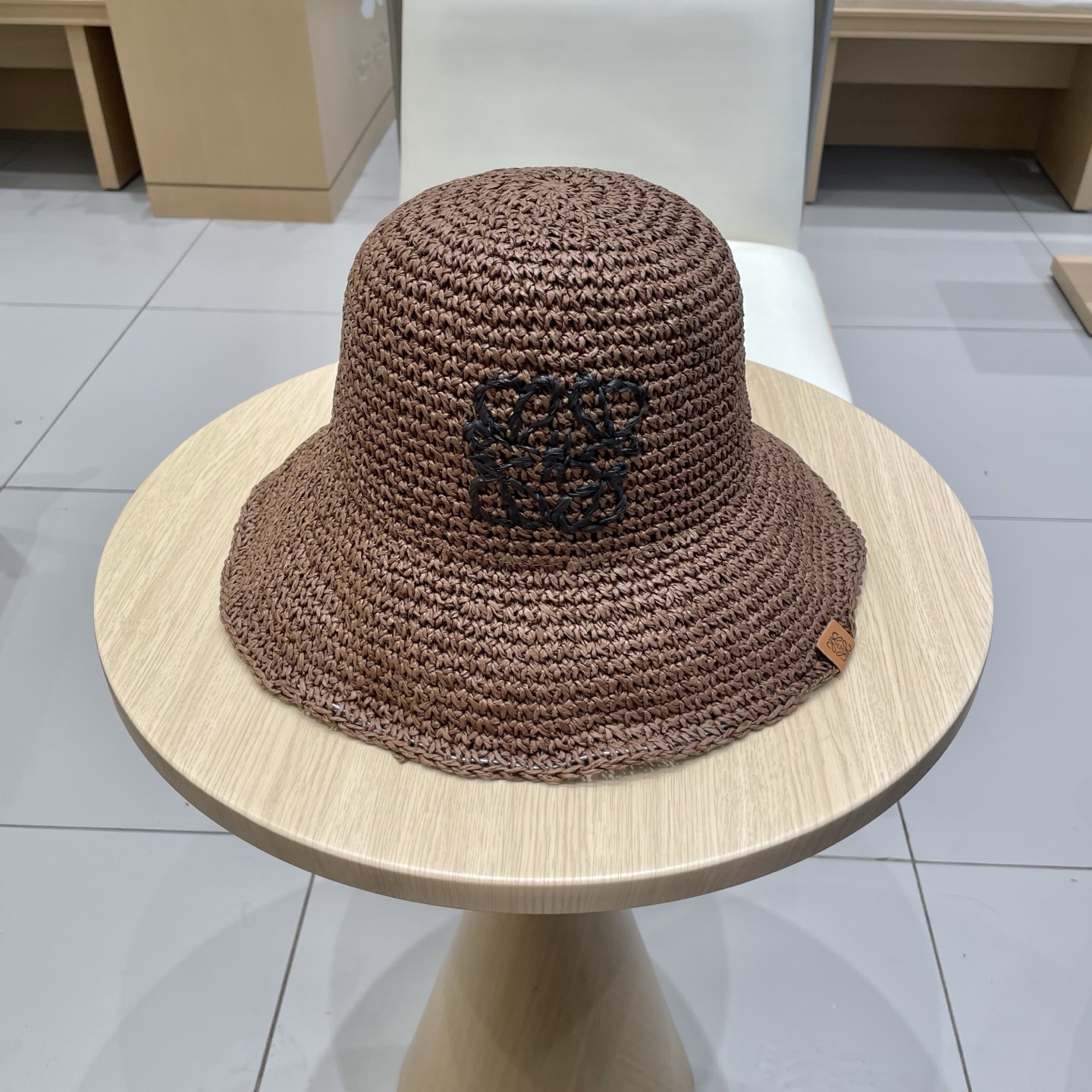  罗意威 2025新款时尚百搭草编渔夫帽女字母刺绣休闲遮阳帽显脸小盆帽