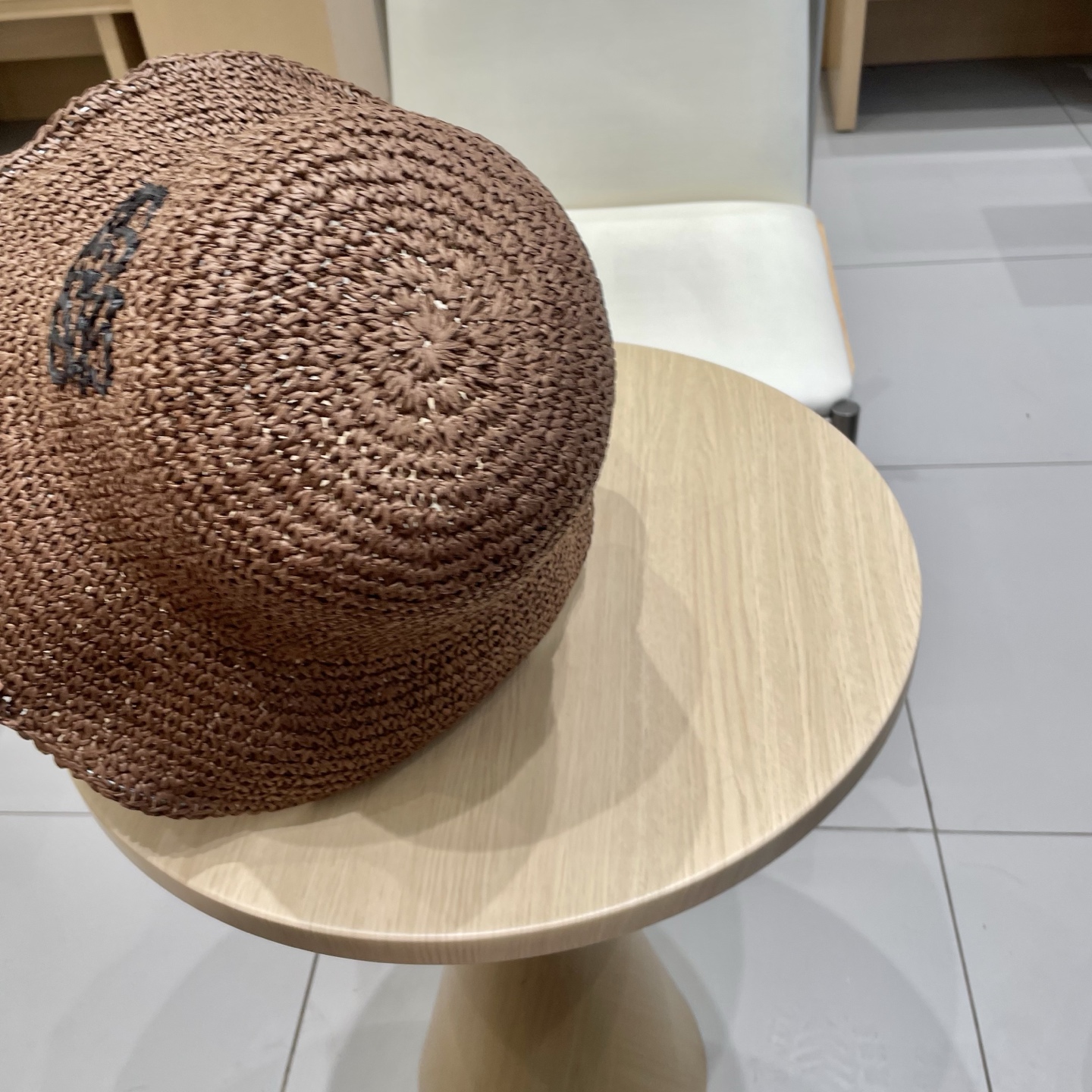  罗意威 2025新款时尚百搭草编渔夫帽女字母刺绣休闲遮阳帽显脸小盆帽