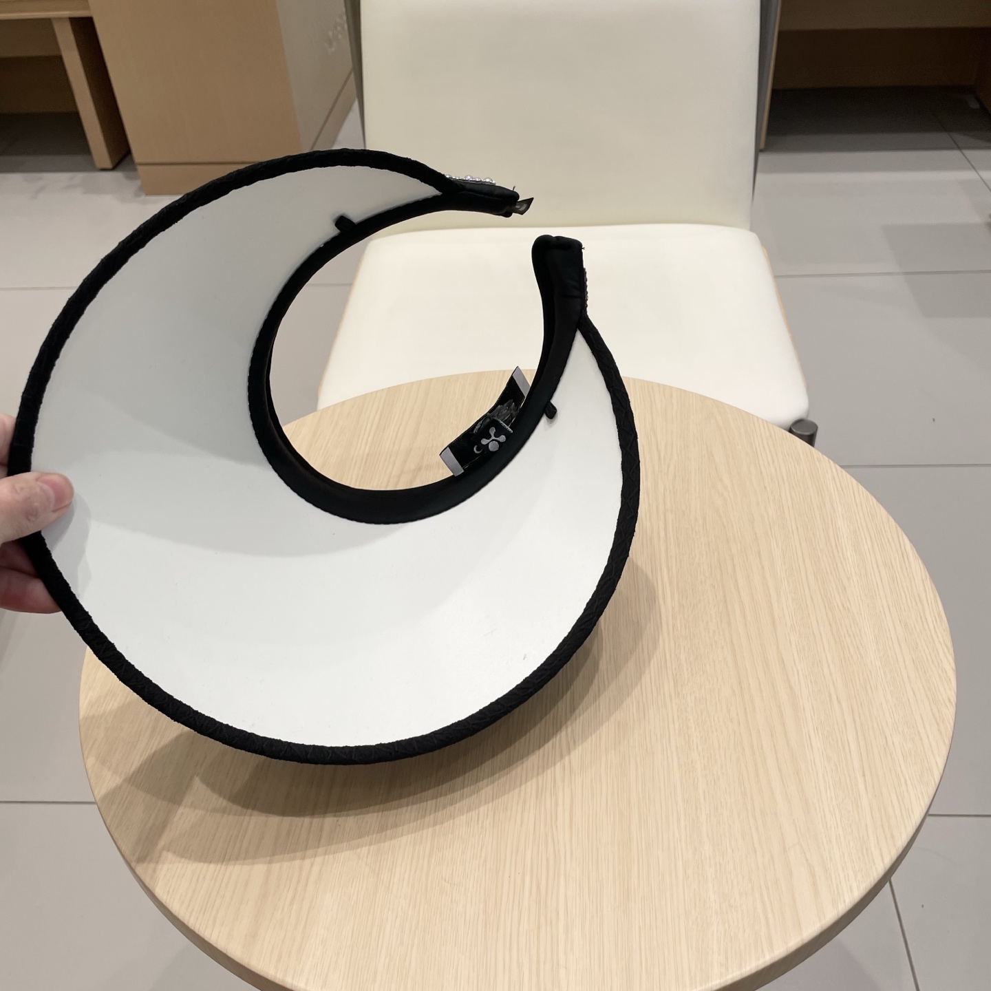  Chanel2025新款夏季防晒空顶帽女珍珠水钻帽子双层大帽檐防紫外线太阳帽