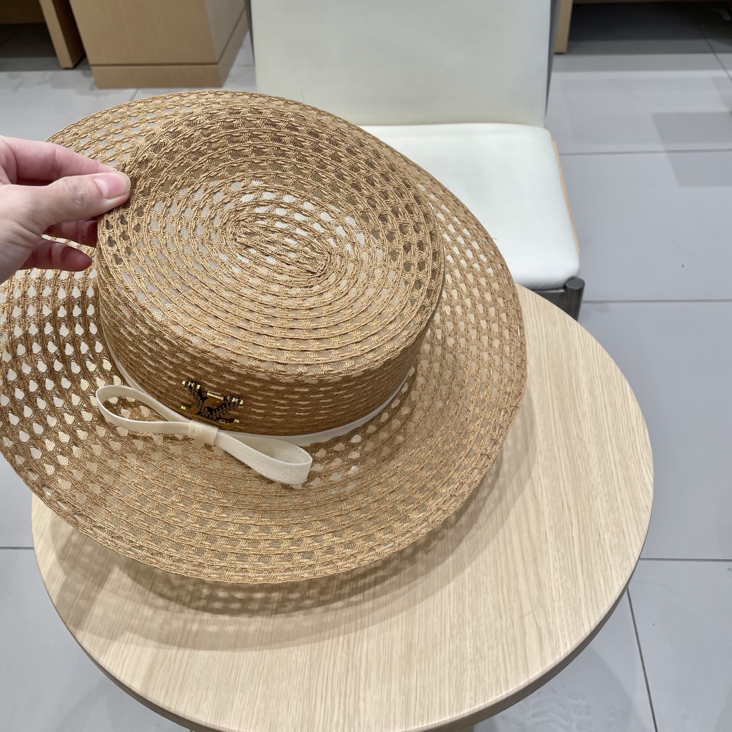  lv路易威登平顶草帽女夏季海边沙滩度假草编遮阳防晒帽子法式复古大头围礼帽