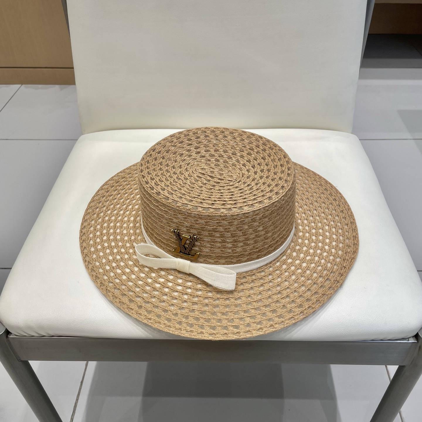  lv路易威登平顶草帽女夏季海边沙滩度假草编遮阳防晒帽子法式复古大头围礼帽