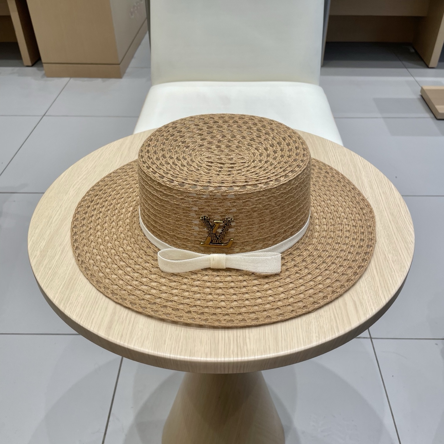  lv路易威登平顶草帽女夏季海边沙滩度假草编遮阳防晒帽子法式复古大头围礼帽