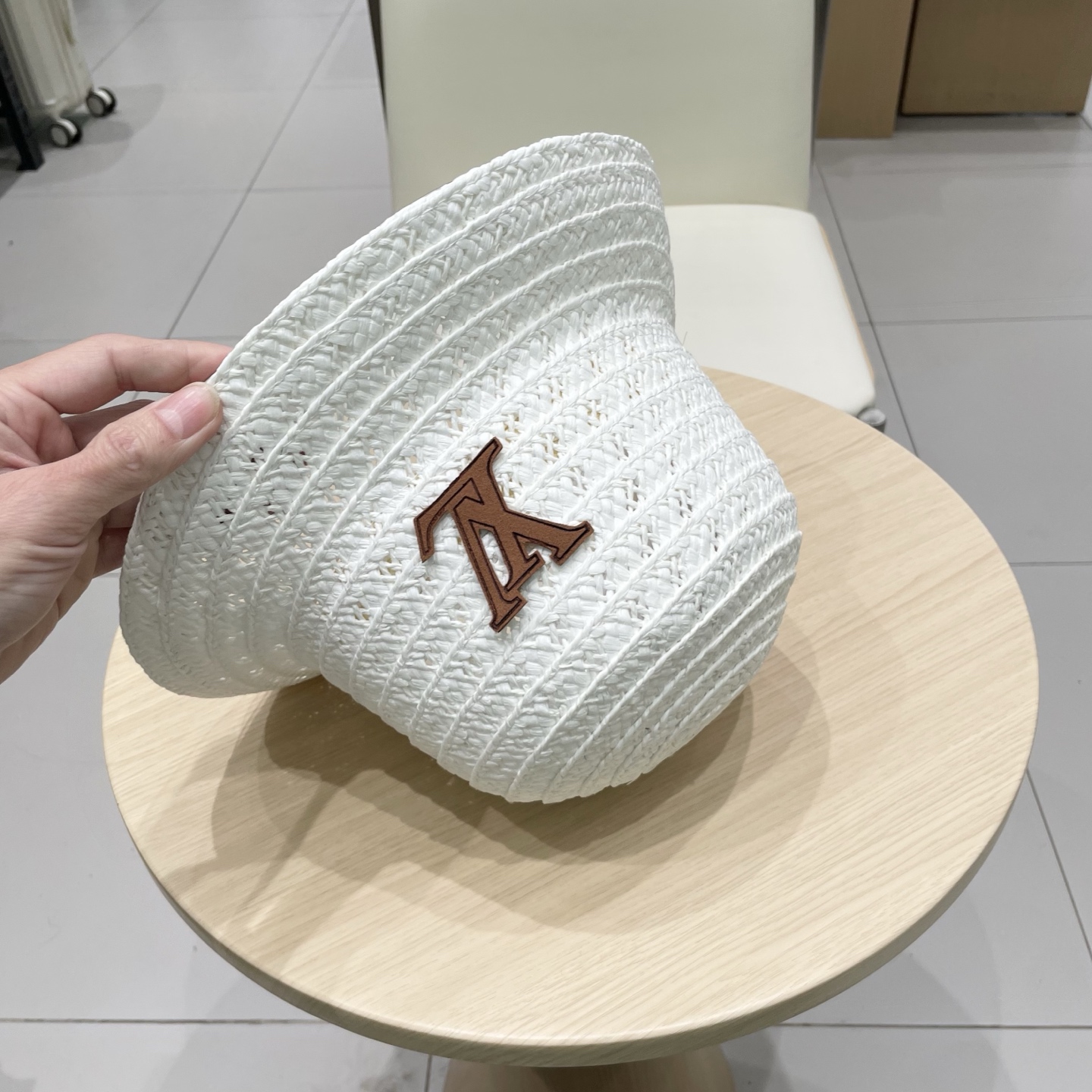   路易威登lv棒球帽 LouisVuitton沙滩草帽，防晒礼帽，纸草编织制作，百搭两色！头围57cm