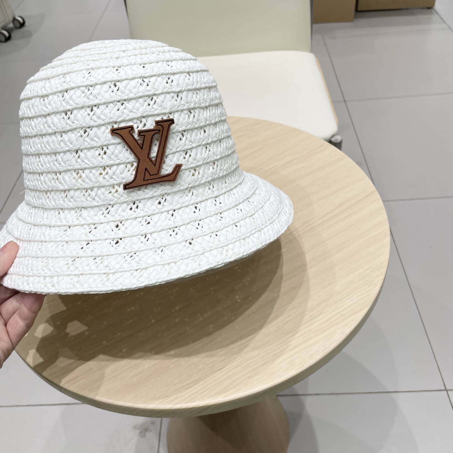   路易威登lv棒球帽 LouisVuitton沙滩草帽，防晒礼帽，纸草编织制作，百搭两色！头围57cm