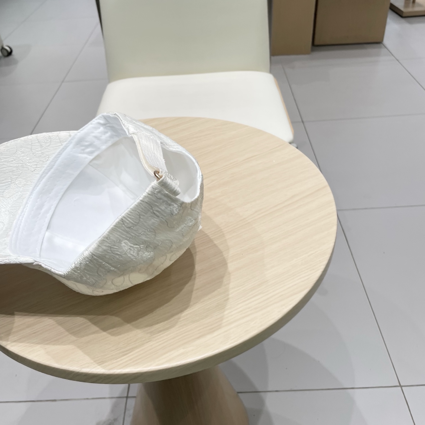  LV路易威登高版本专柜爆款棒球帽  重工打造♥️高端大气，百搭款🤗男女通用！