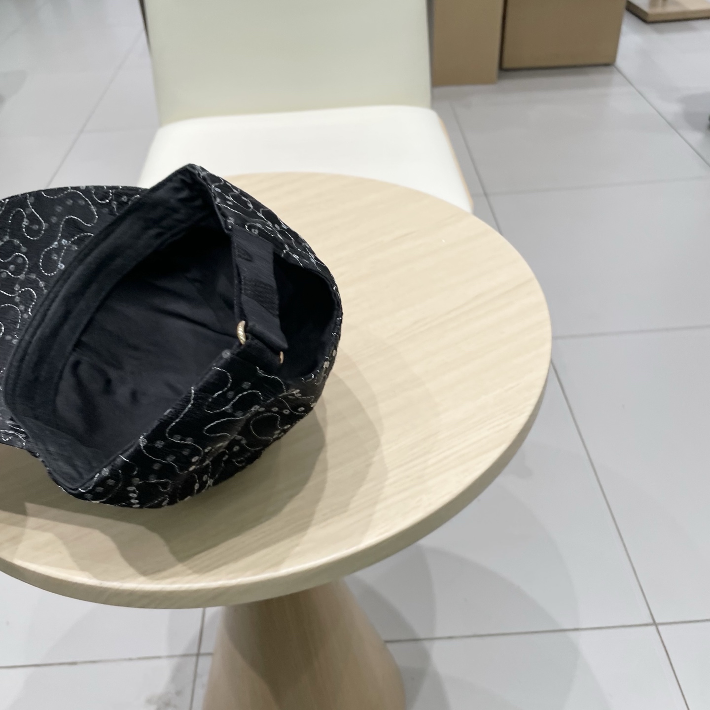  LV路易威登高版本专柜爆款棒球帽  重工打造♥️高端大气，百搭款🤗男女通用！