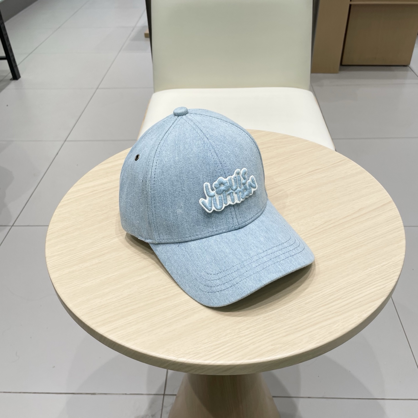  LV路易威登原单刺绣棒球帽  轻盈透气。完美版型，独家实物拍摄，男女适用
