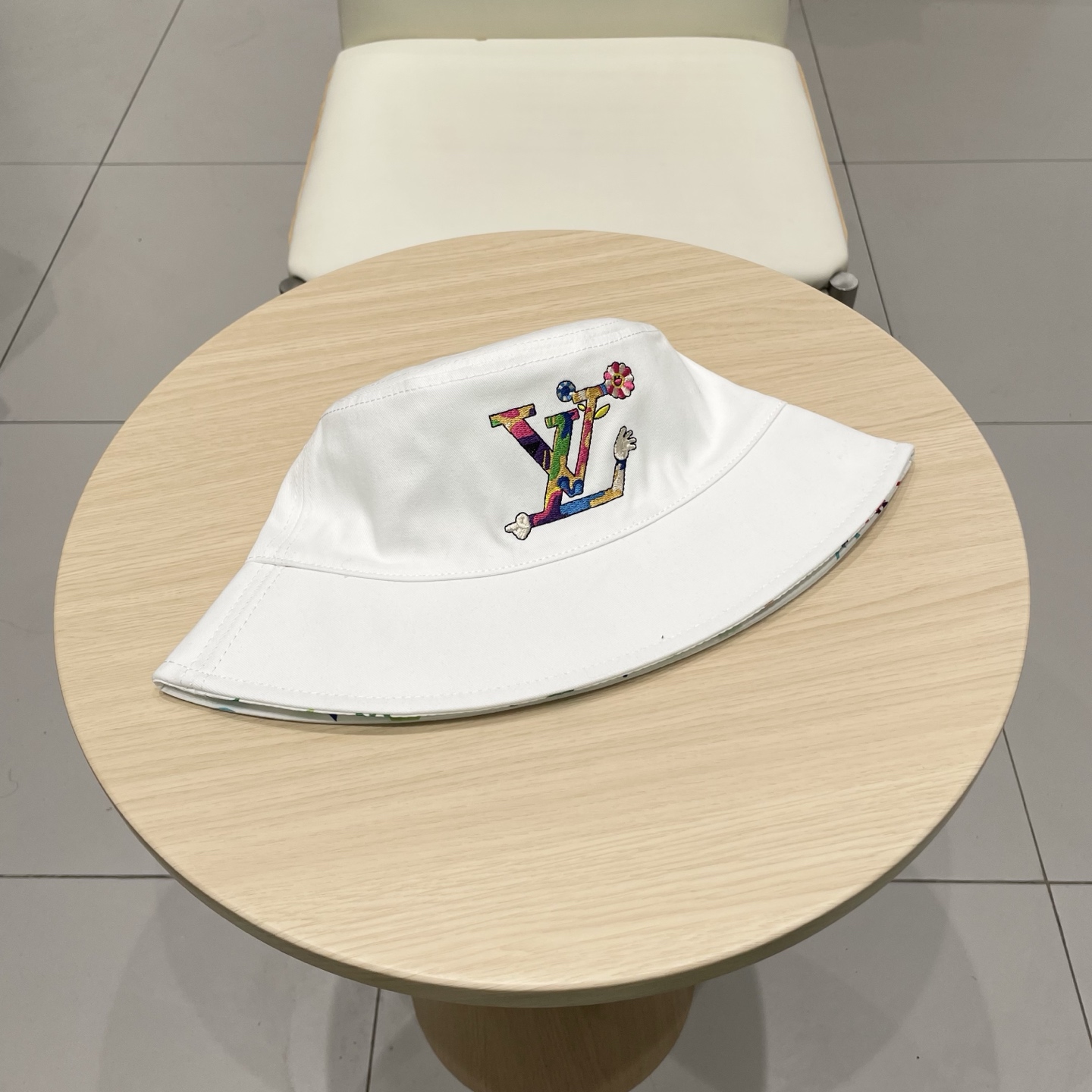 NO:230115,LV Tyer co-branded double-sided fisherman hat, colorful logo also has a small flower hat that can be worn on both sides, buy one and two, Xiaohongshu internet celebrity popular model, men and women hats straw hat fisherman hat baseball hat, hat, louis vuitton, espadrilles, hats19860909LV Tyer爆联名款双面渔夫帽,彩色logo里面还有小花花帽子可以双面戴,买一个顶两个,小红书网红爆款,男女同款帽子草帽渔夫帽棒球帽,帽子,louis vuitton,espadrilles,hats,hat