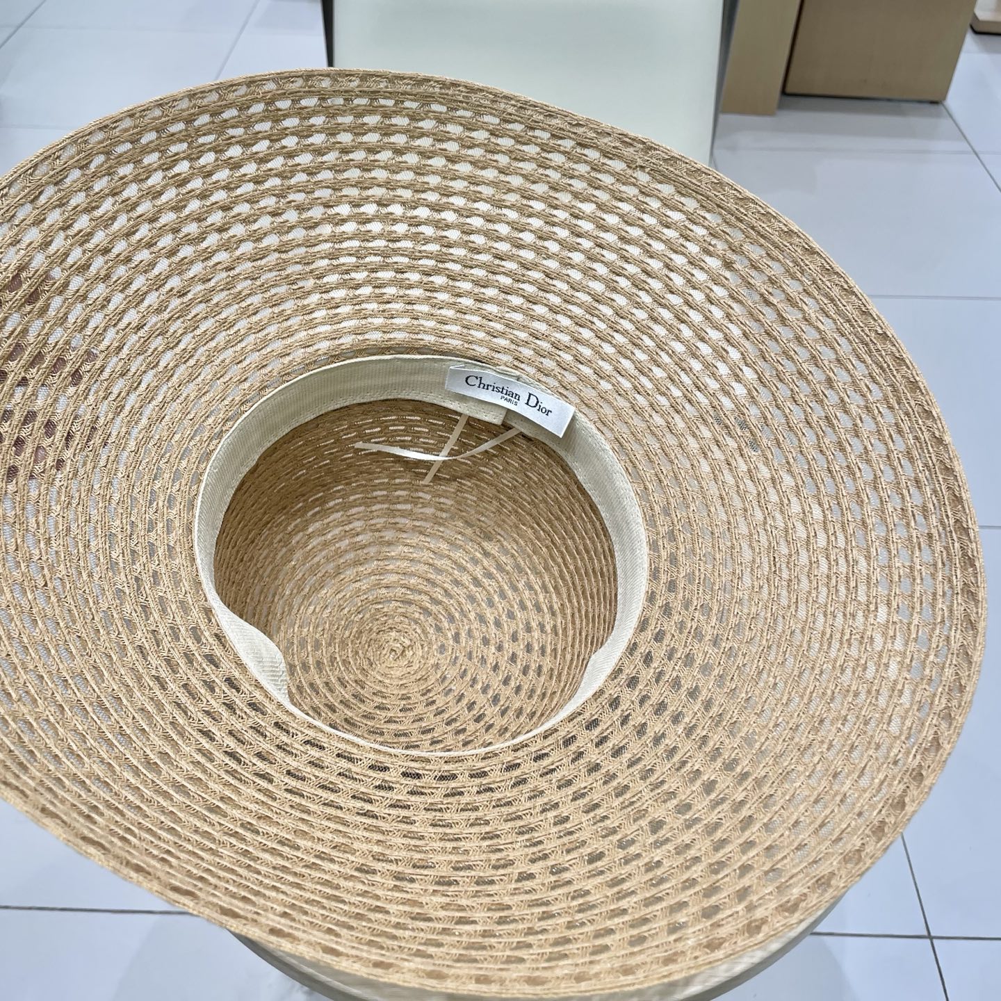  DIOR迪奥春夏新字母标草编渔夫帽显脸小盆帽防晒透气遮阳帽宽檐草帽女